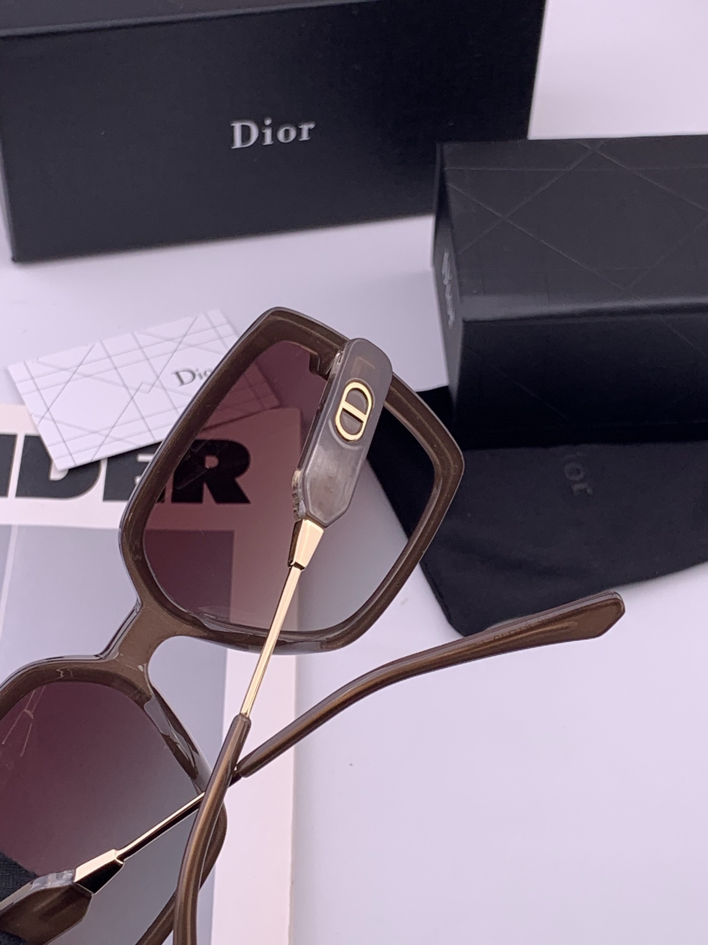 【DIOR】新款潮流爆款 时尚方框太阳镜 佩戴舒适 网红潮款墨镜  女士高清加厚偏光太阳镜🕶️ 🎉高品质