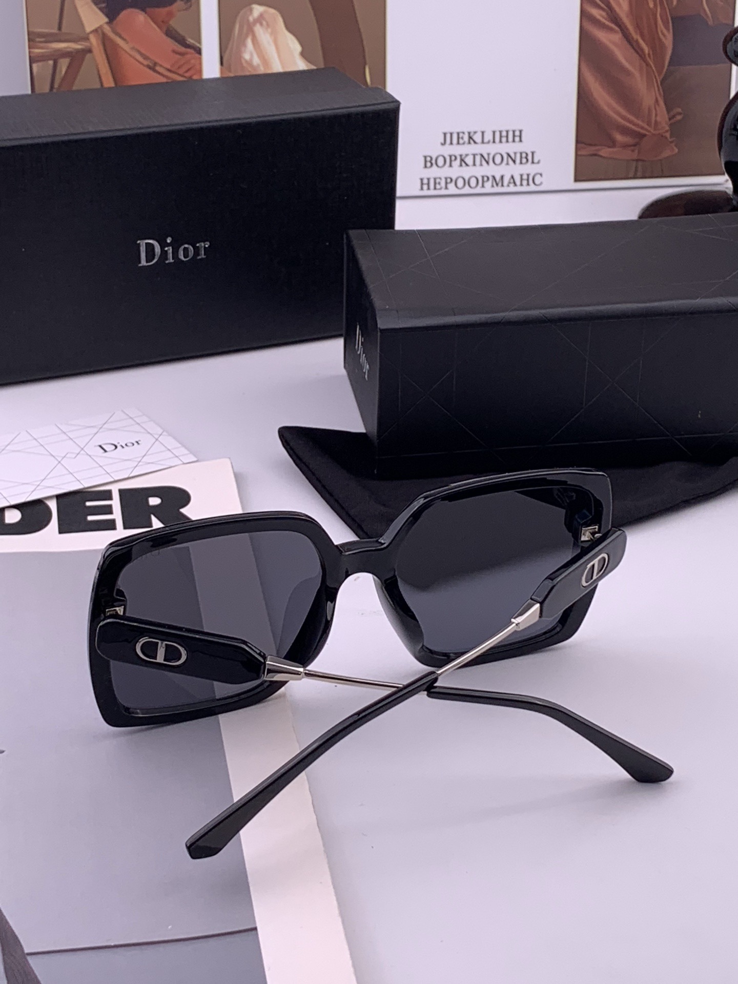 【DIOR】新款潮流爆款 时尚方框太阳镜 佩戴舒适 网红潮款墨镜  女士高清加厚偏光太阳镜🕶️ 🎉高品质