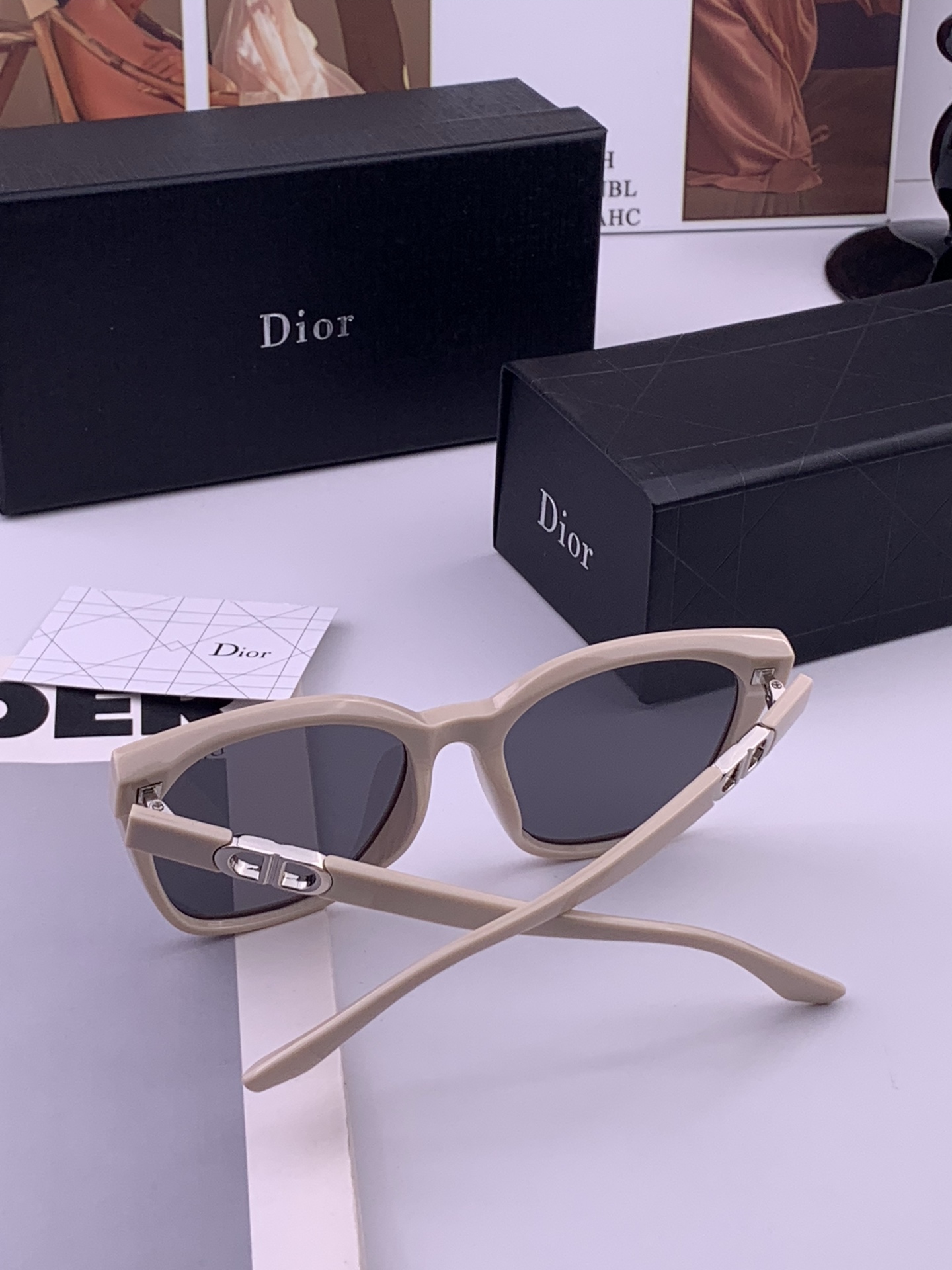 【DIOR】新款潮流爆款 时尚方框太阳镜 佩戴舒适 网红潮款墨镜  女士高清加厚偏光太阳镜🕶️ 🎉高品质