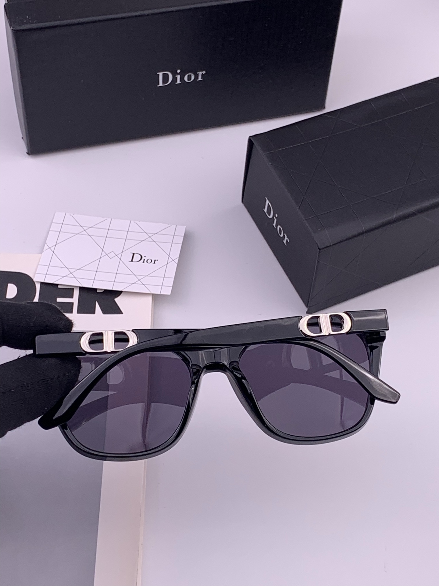 【DIOR】新款潮流爆款 时尚方框太阳镜 佩戴舒适 网红潮款墨镜  女士高清加厚偏光太阳镜🕶️ 🎉高品质