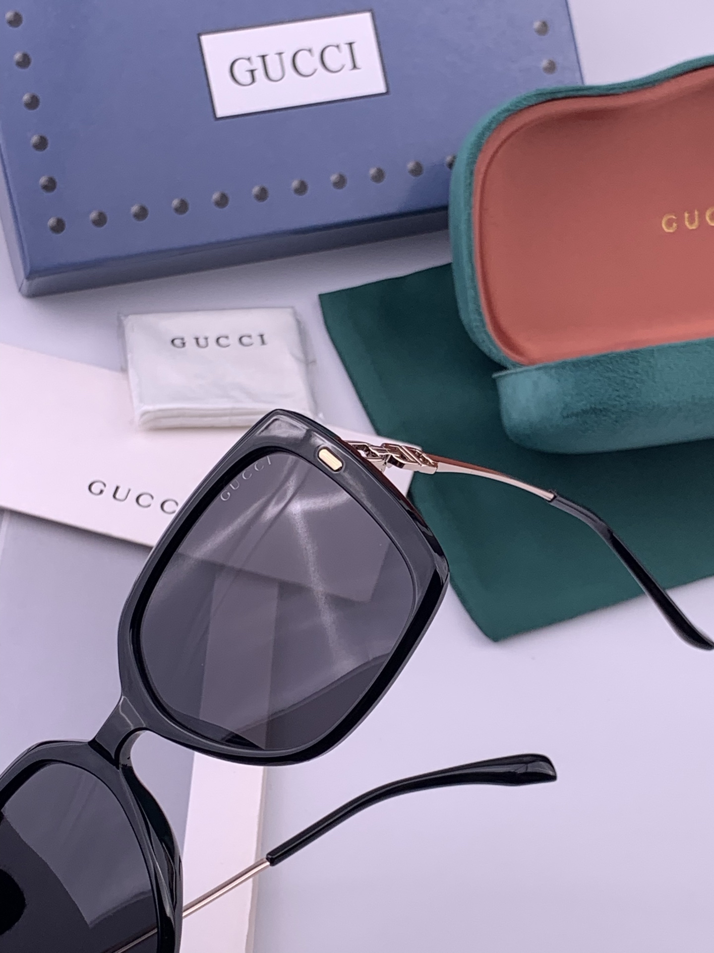 【GUCCI】新款潮流爆款 时尚方框太阳镜 佩戴舒适 网红潮款墨镜  女士高清加厚偏光太阳镜🕶️ 🎉高品