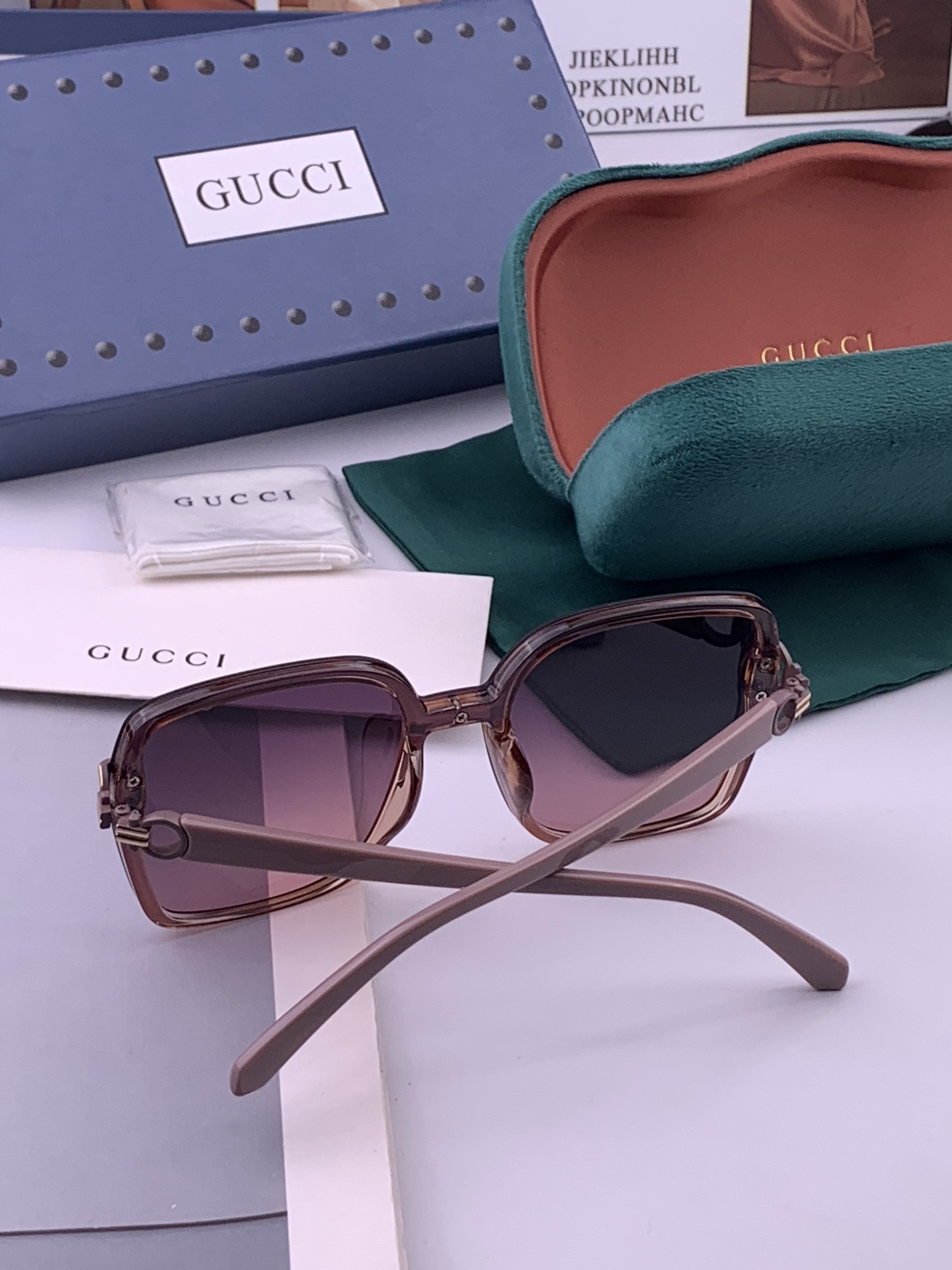 【TR偏光系列】Gucci   经典的方框设计，不挑脸型，无论搭配大衣还是连衣裙都非常显气质偏光镜片预防