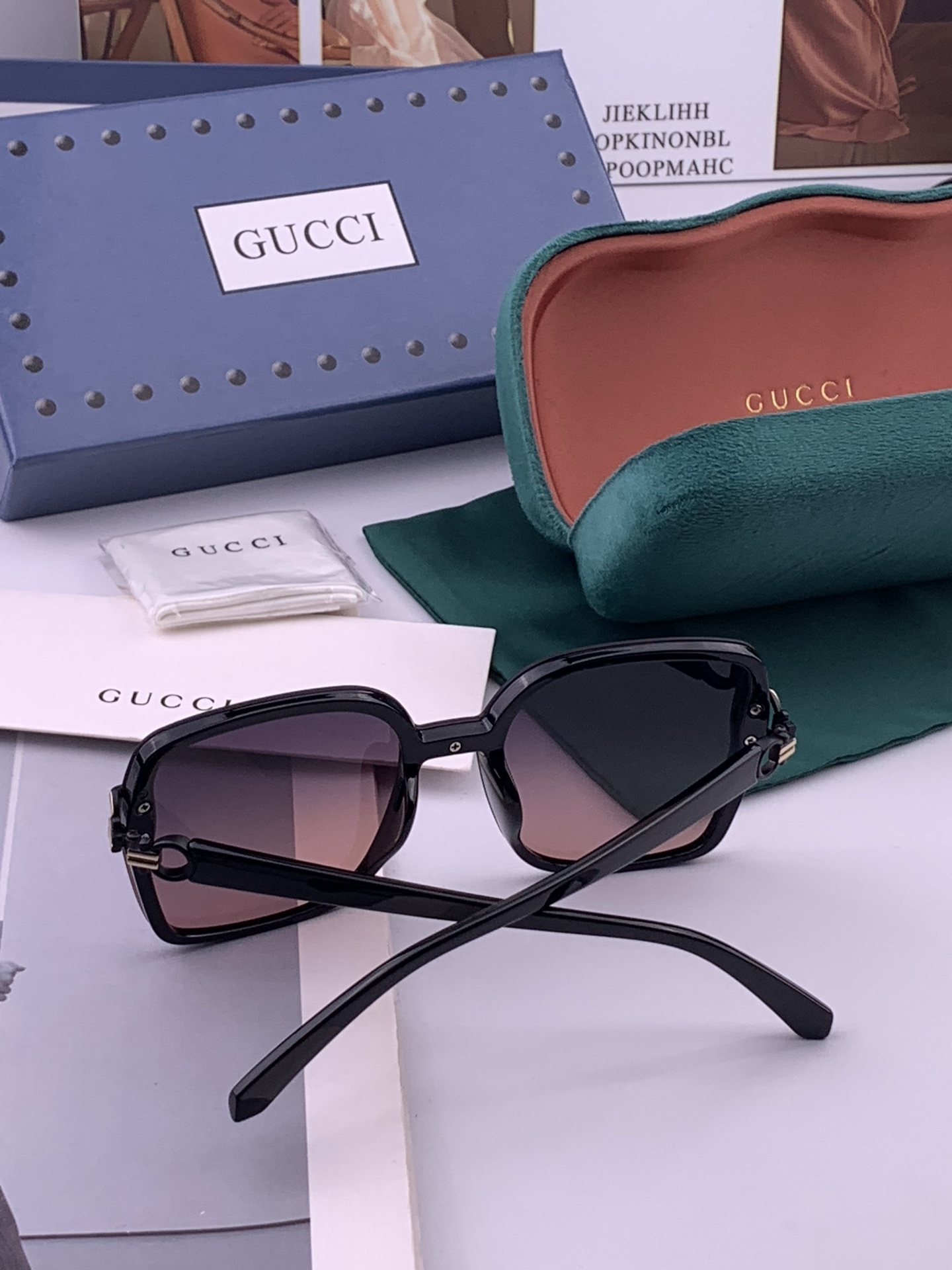 【TR偏光系列】Gucci   经典的方框设计，不挑脸型，无论搭配大衣还是连衣裙都非常显气质偏光镜片预防