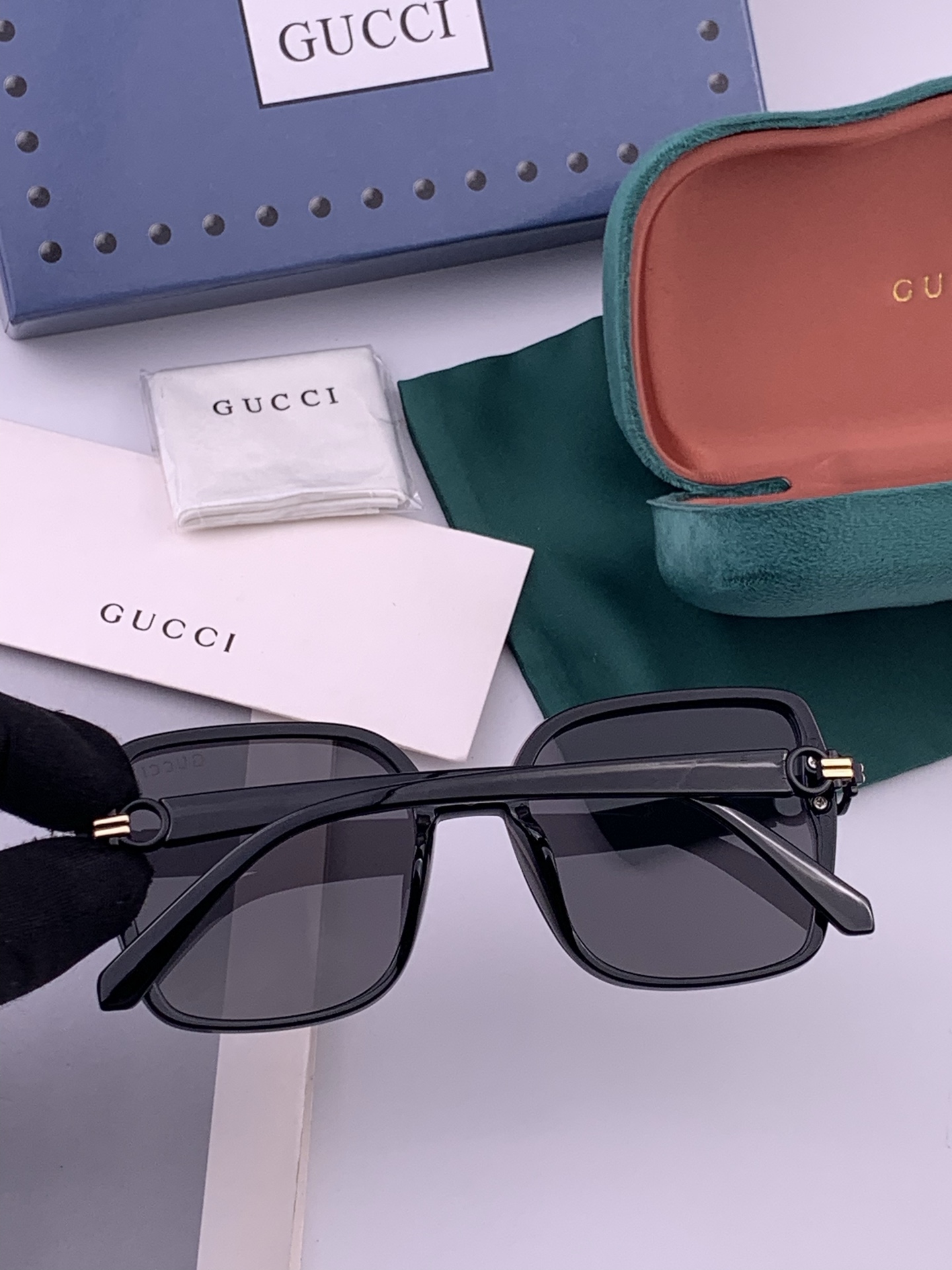 【TR偏光系列】Gucci   经典的方框设计，不挑脸型，无论搭配大衣还是连衣裙都非常显气质偏光镜片预防