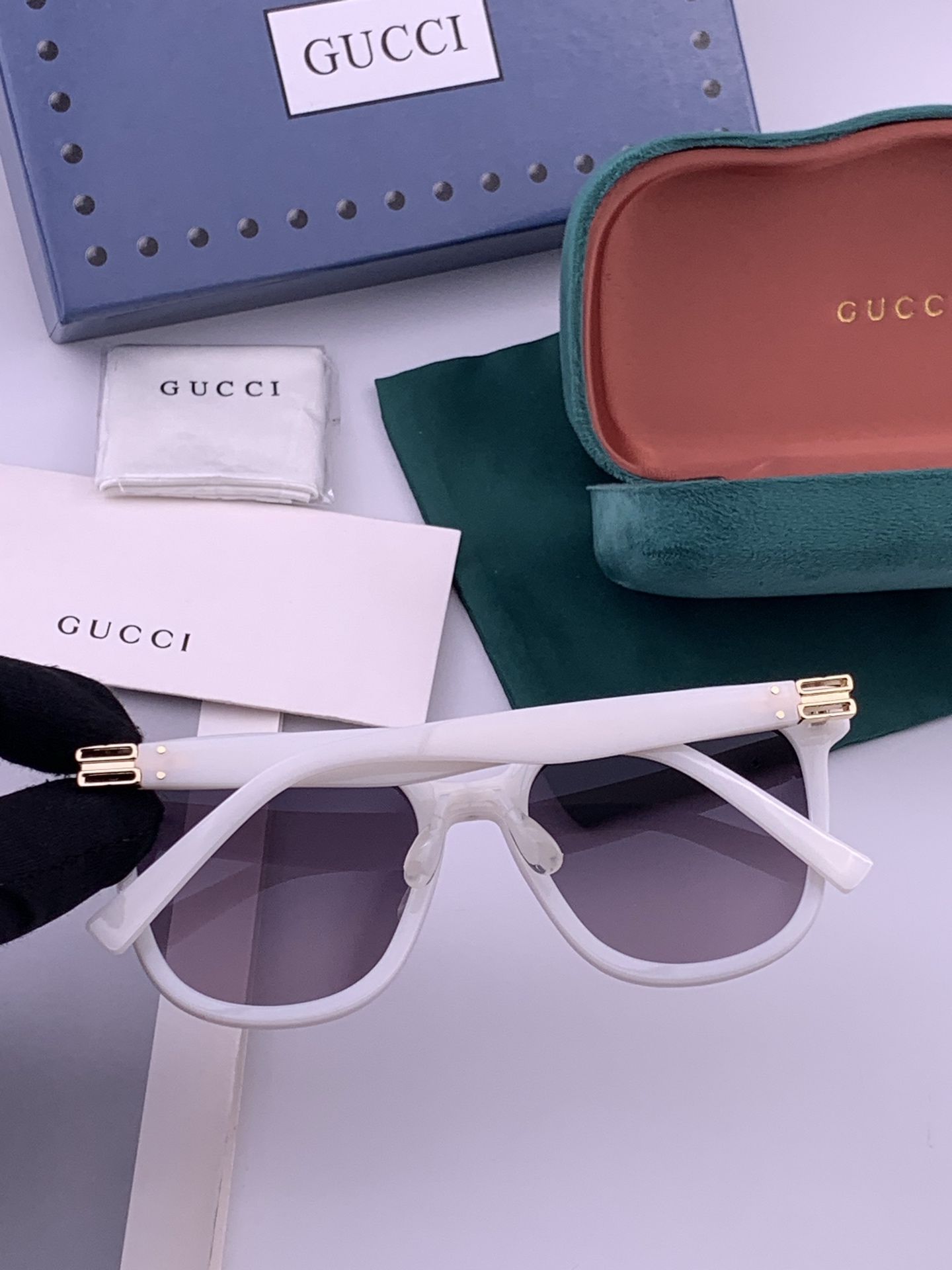 GUCCI  新款尼龙偏光太眼镜，情侣款时尚方框太阳镜佩戴舒适网红潮流款墨镜，大气女人范儿，大脸小脸都好