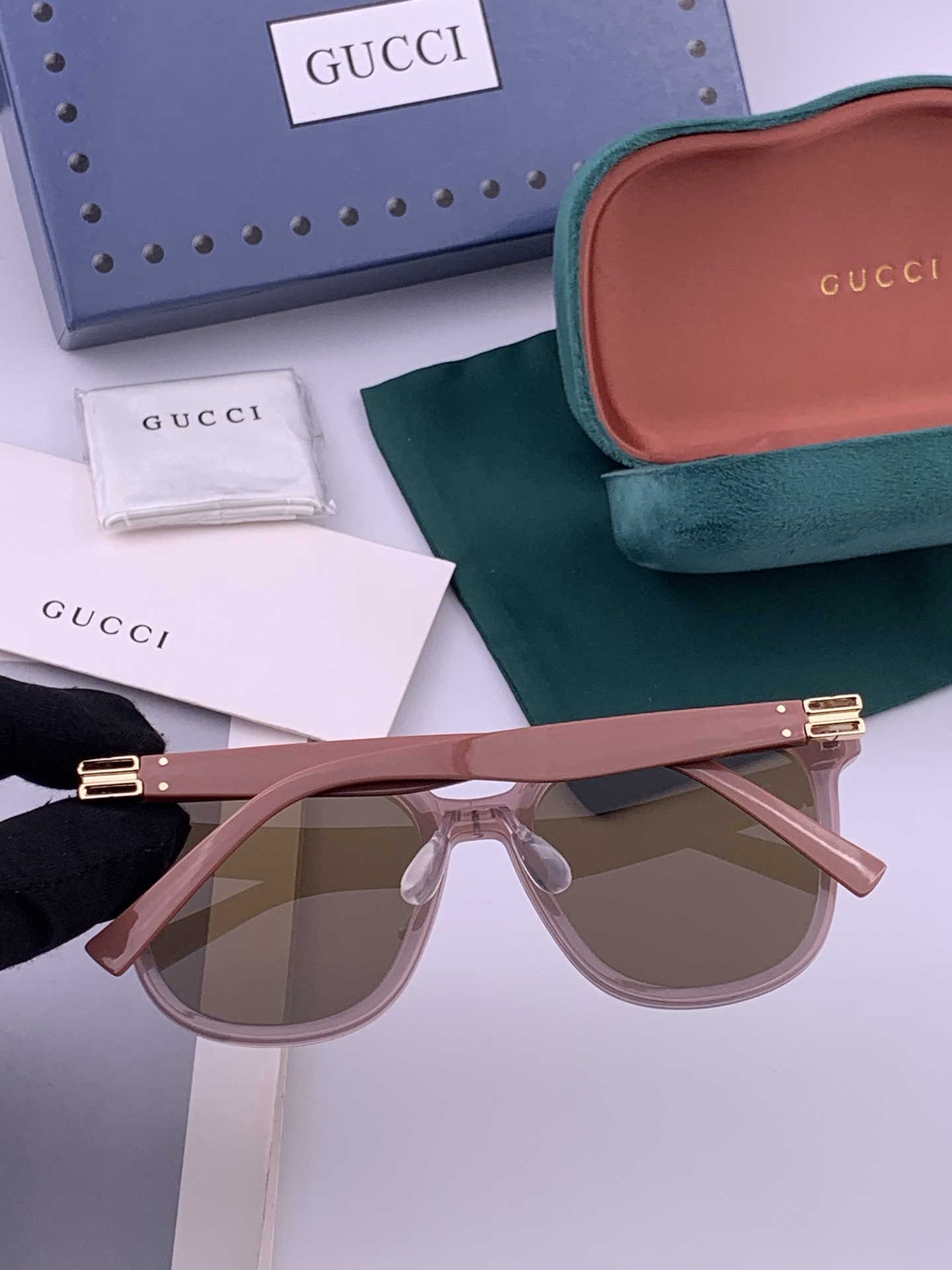 GUCCI  新款尼龙偏光太眼镜，情侣款时尚方框太阳镜佩戴舒适网红潮流款墨镜，大气女人范儿，大脸小脸都好