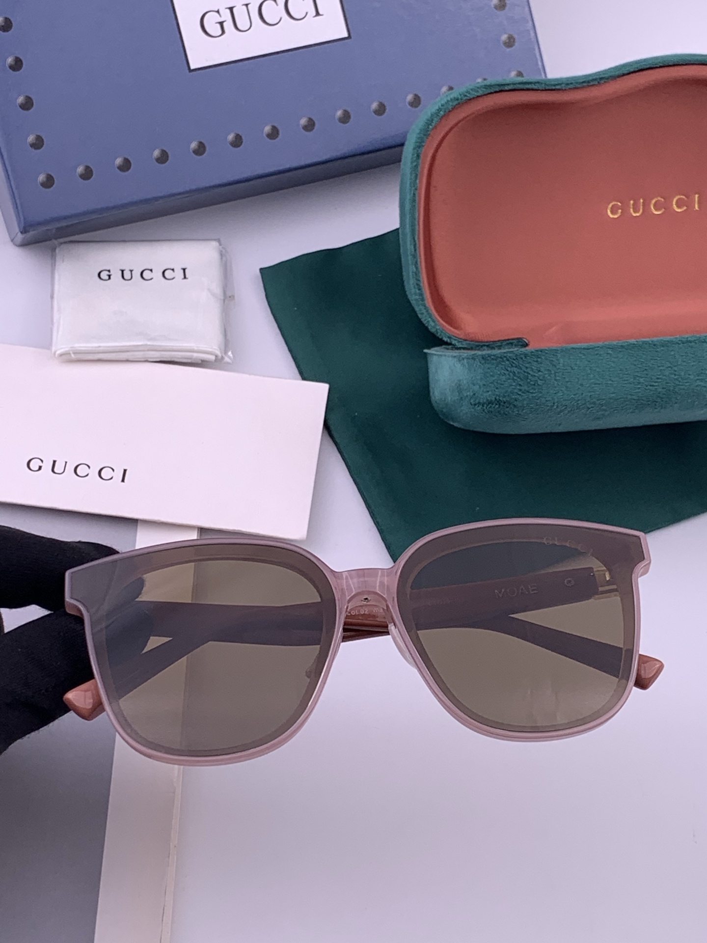 GUCCI  新款尼龙偏光太眼镜，情侣款时尚方框太阳镜佩戴舒适网红潮流款墨镜，大气女人范儿，大脸小脸都好