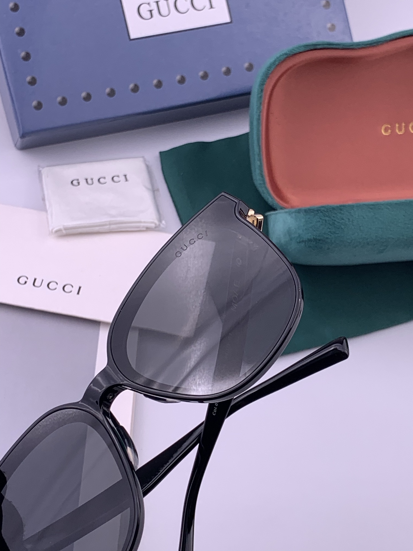 GUCCI  新款尼龙偏光太眼镜，情侣款时尚方框太阳镜佩戴舒适网红潮流款墨镜，大气女人范儿，大脸小脸都好