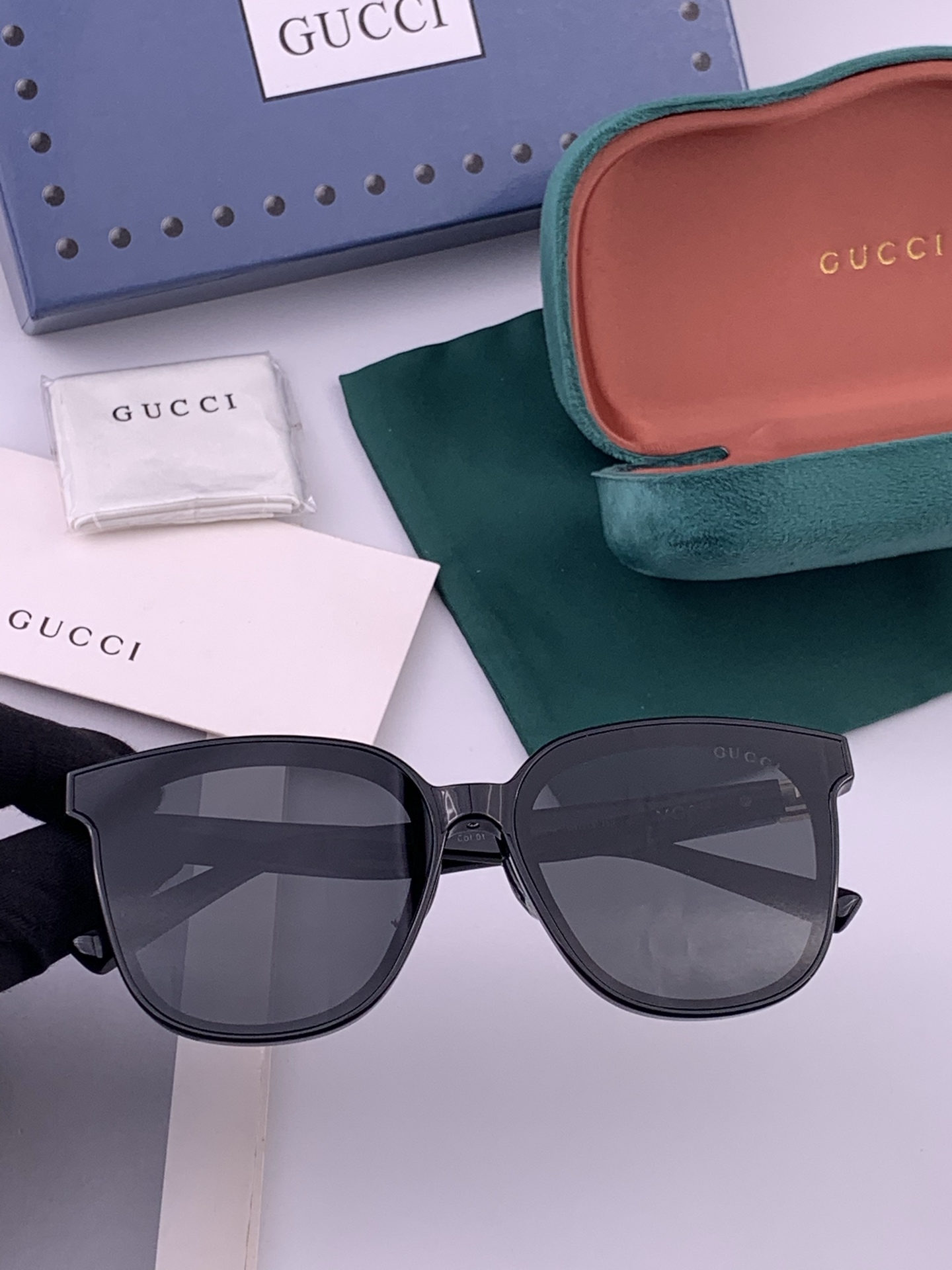 GUCCI  新款尼龙偏光太眼镜，情侣款时尚方框太阳镜佩戴舒适网红潮流款墨镜，大气女人范儿，大脸小脸都好