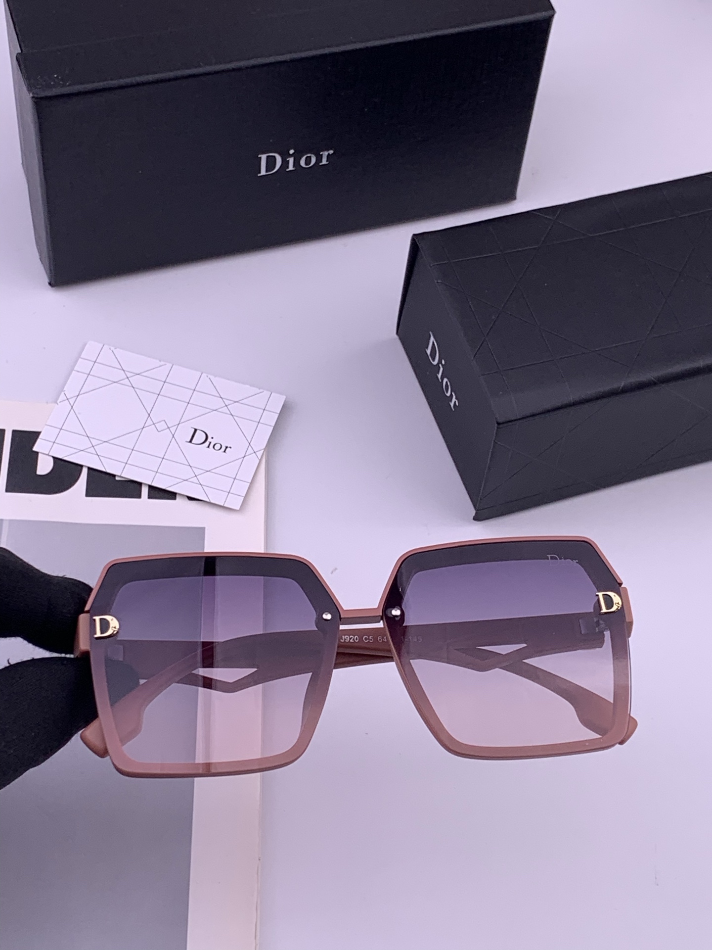 🔺 【DIOR-迪奥】开春新款 潮流爆款 时尚方框偏光太阳镜 高品质 佩戴舒适 网红潮款墨镜 女士高清偏