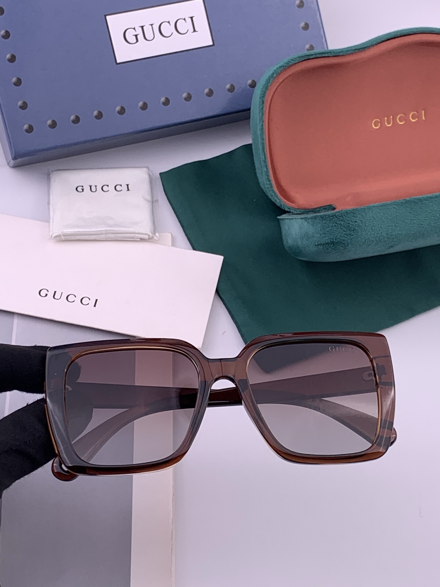 🔺 【GUCCI】开春新款 潮流爆款 时尚方框太阳镜 高品质 佩戴舒适 网红潮款墨镜 型号：G6200