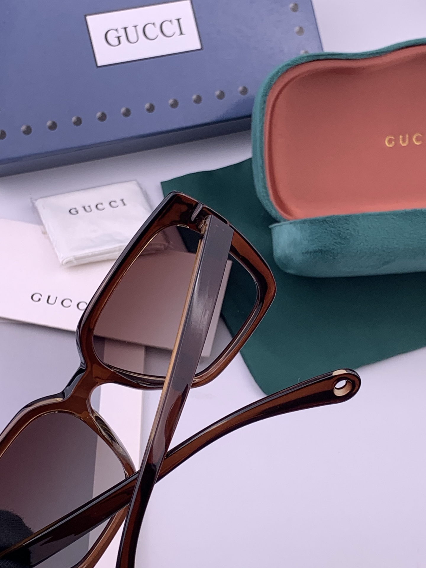 🔺 【GUCCI】开春新款 潮流爆款 时尚方框太阳镜 高品质 佩戴舒适 网红潮款墨镜 型号：G6200