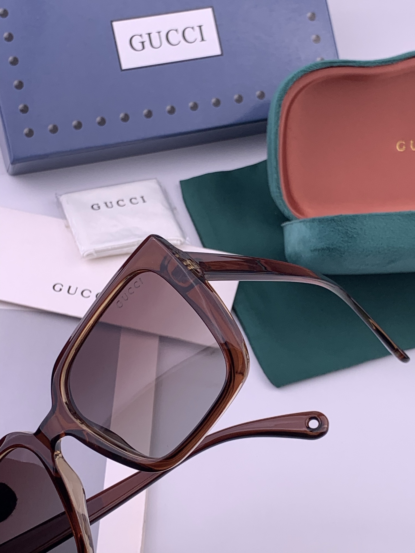 🔺 【GUCCI】开春新款 潮流爆款 时尚方框太阳镜 高品质 佩戴舒适 网红潮款墨镜 型号：G6200