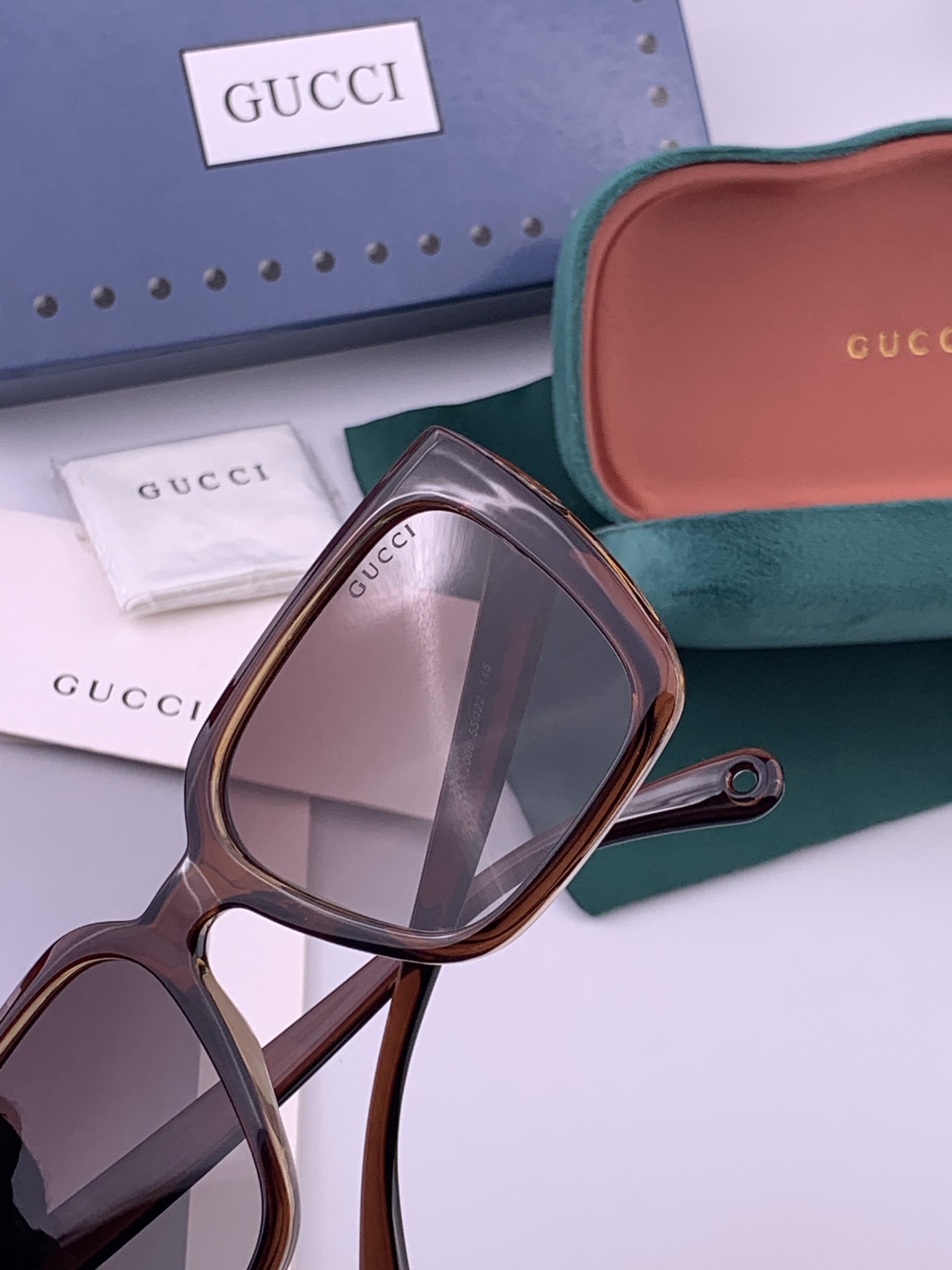 🔺 【GUCCI】开春新款 潮流爆款 时尚方框太阳镜 高品质 佩戴舒适 网红潮款墨镜 型号：G6200