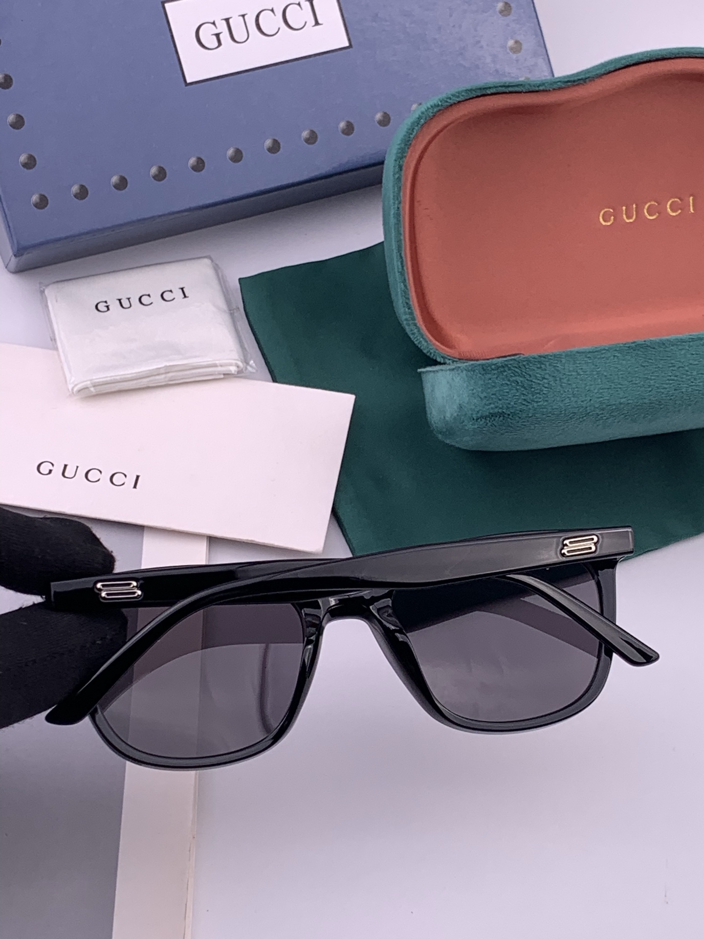 🔺 【GUCCI】开春新款 潮流爆款 时尚方框偏光太阳镜 高品质 佩戴舒适 网红潮款墨镜 女士高清尼龙偏