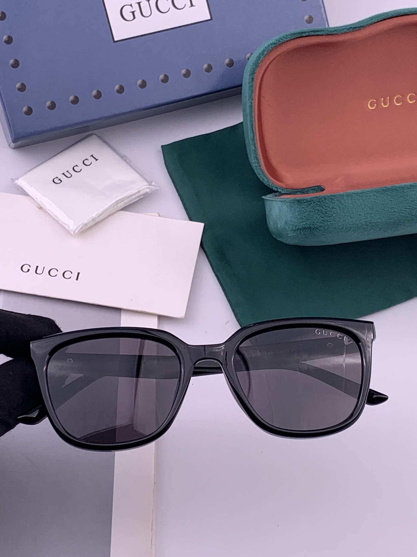 🔺 【GUCCI】开春新款 潮流爆款 时尚方框偏光太阳镜 高品质 佩戴舒适 网红潮款墨镜 女士高清尼龙偏