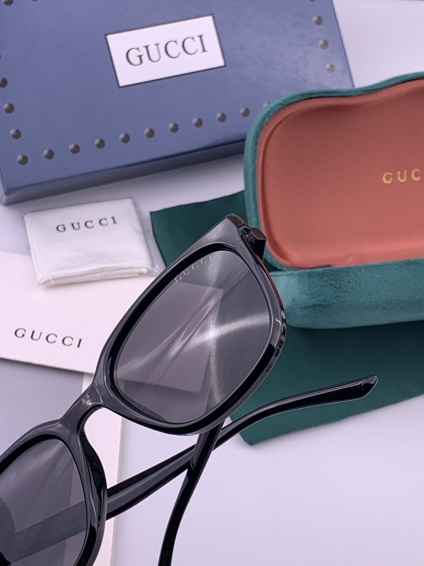 🔺 【GUCCI】开春新款 潮流爆款 时尚方框偏光太阳镜 高品质 佩戴舒适 网红潮款墨镜 女士高清尼龙偏