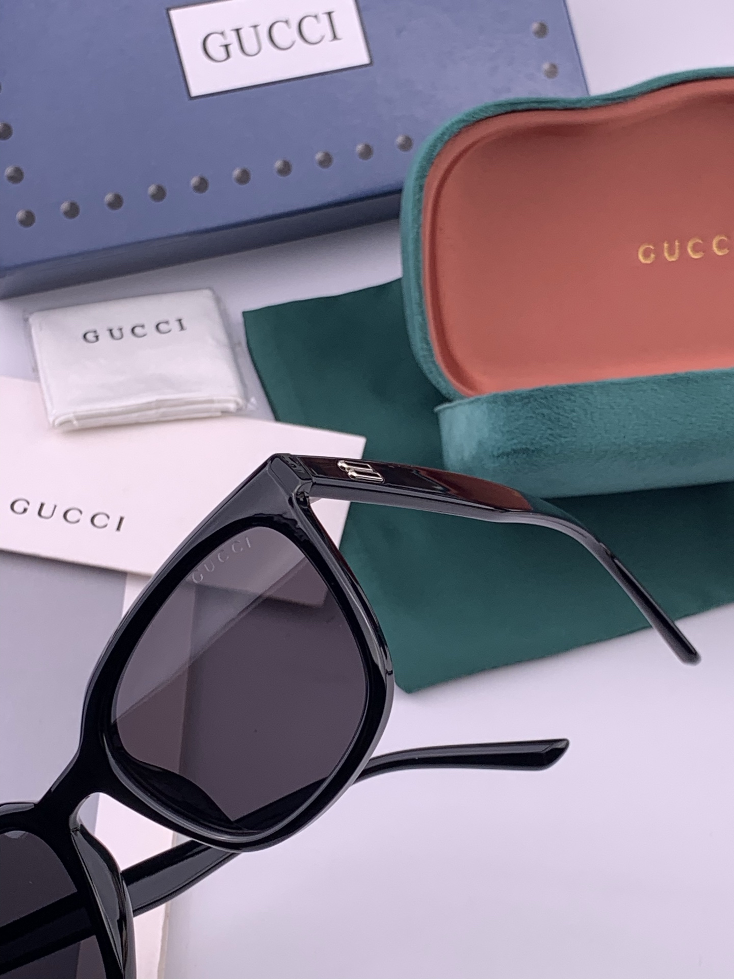 🔺 【GUCCI】开春新款 潮流爆款 时尚方框偏光太阳镜 高品质 佩戴舒适 网红潮款墨镜 女士高清尼龙偏