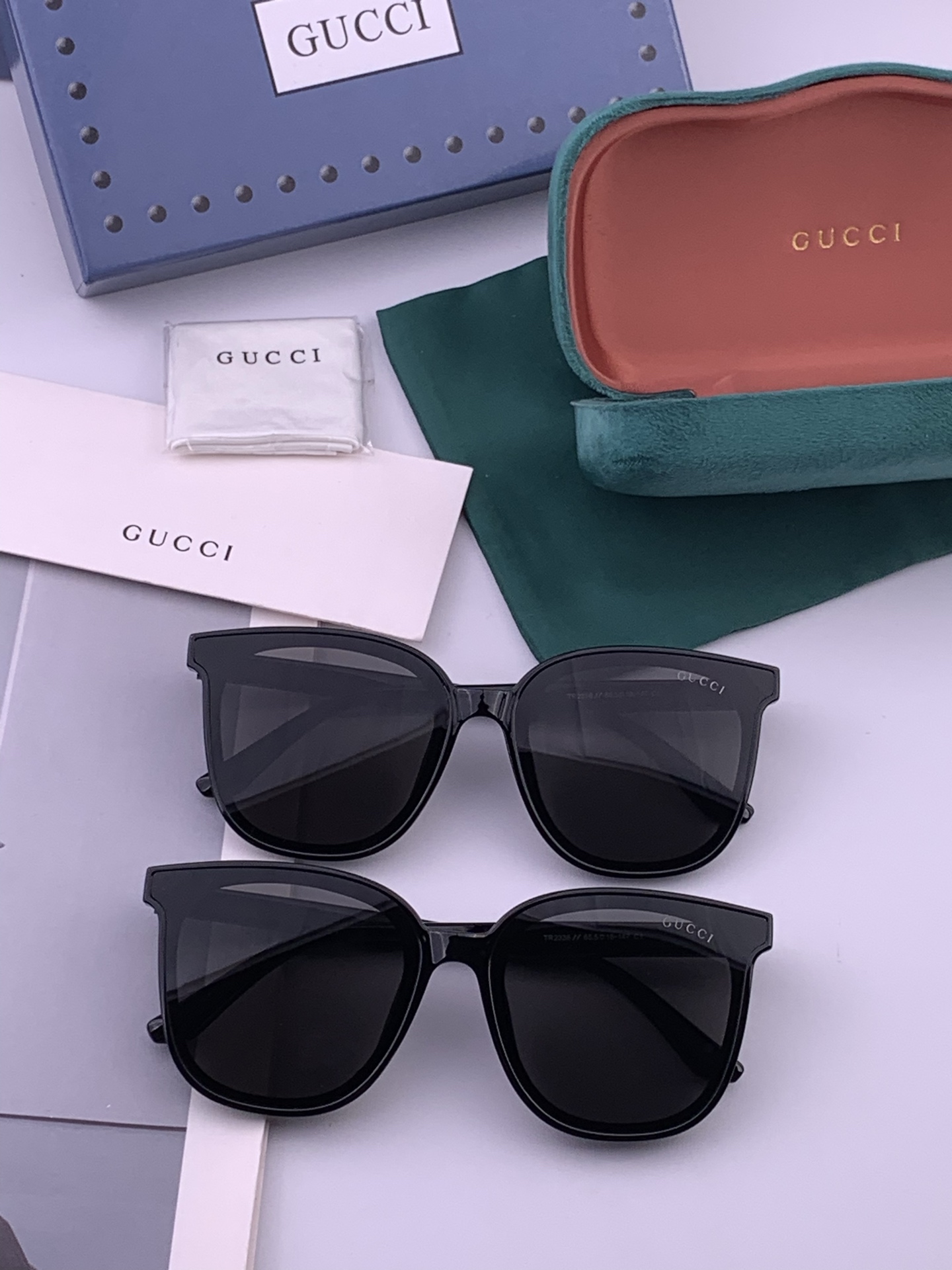 GUCCI  新款尼龙偏光太眼镜，情侣款时尚方框太阳镜佩戴舒适网红潮流款墨镜，大气女人范儿，大脸小脸都好