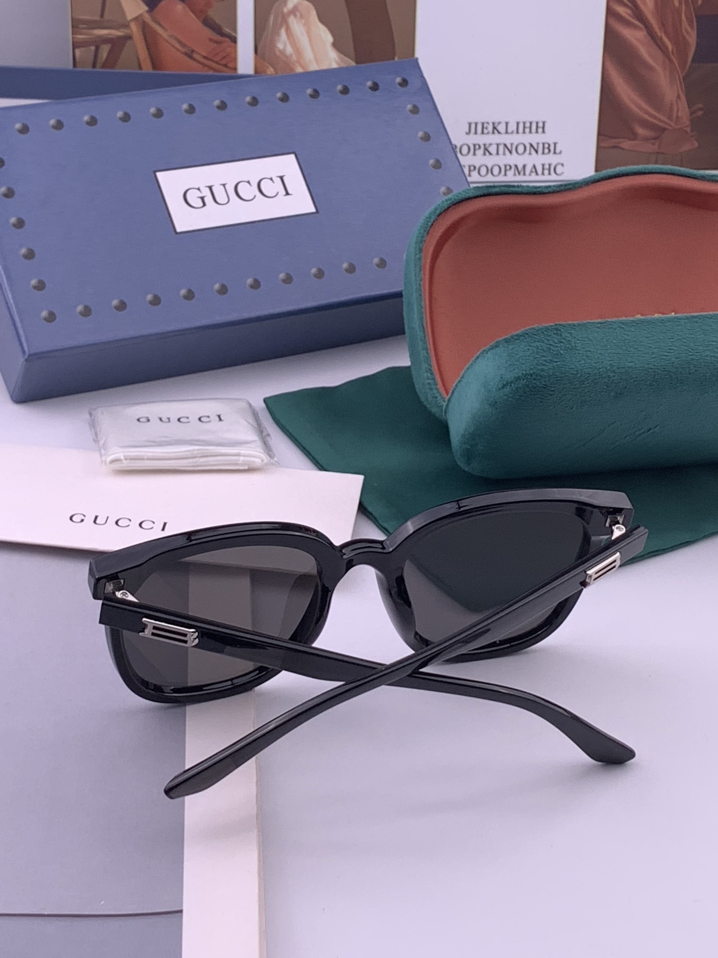 GUCCI  新款尼龙偏光太眼镜，情侣款时尚方框太阳镜佩戴舒适网红潮流款墨镜，大气女人范儿，大脸小脸都好