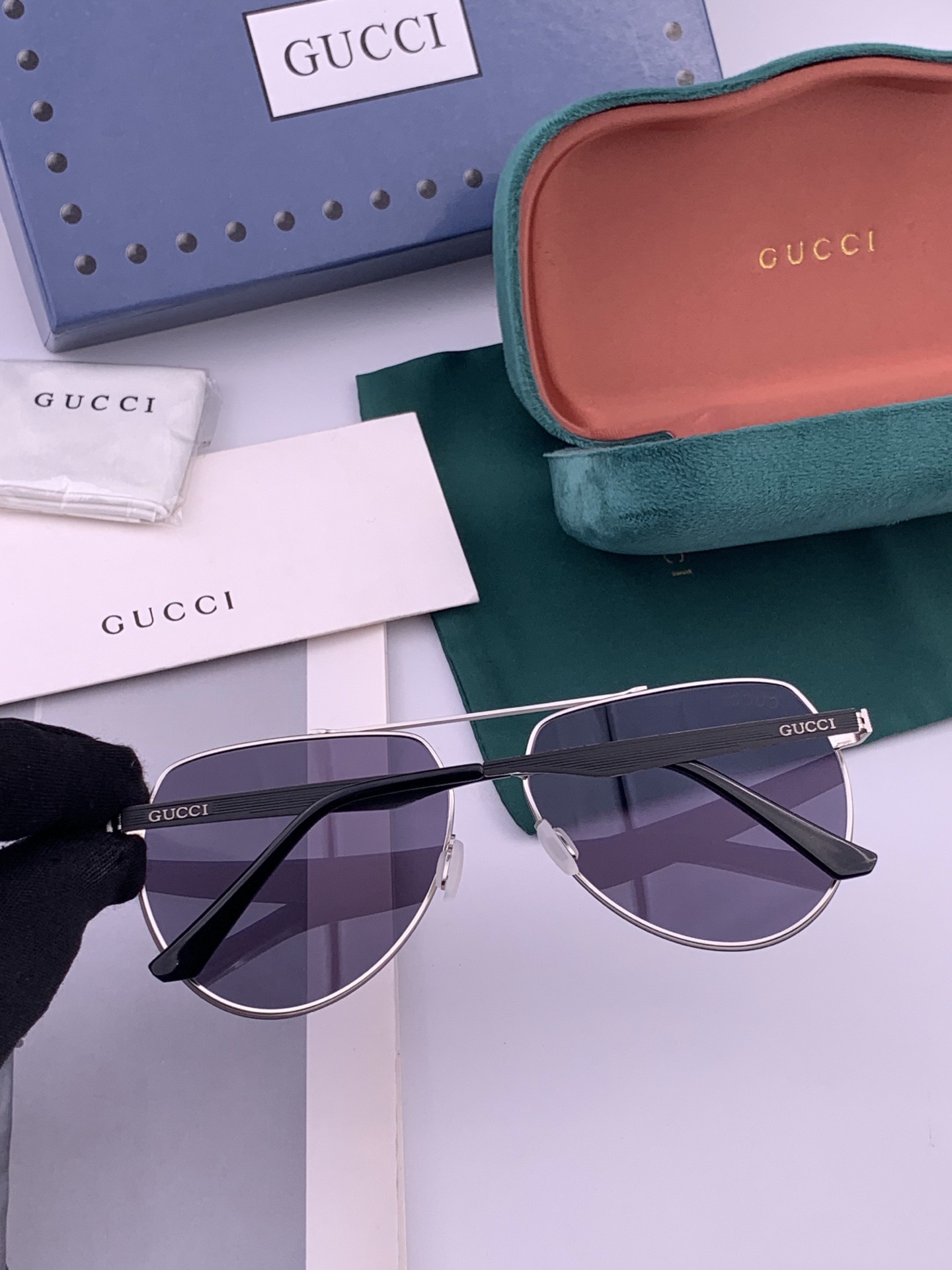 GUCCI 男款炫彩飞行员偏光太阳镜 ❤️材质：高清尼龙加厚卡槽高清偏光镜片 🌹无边框镜架💕颜👍型号：G
