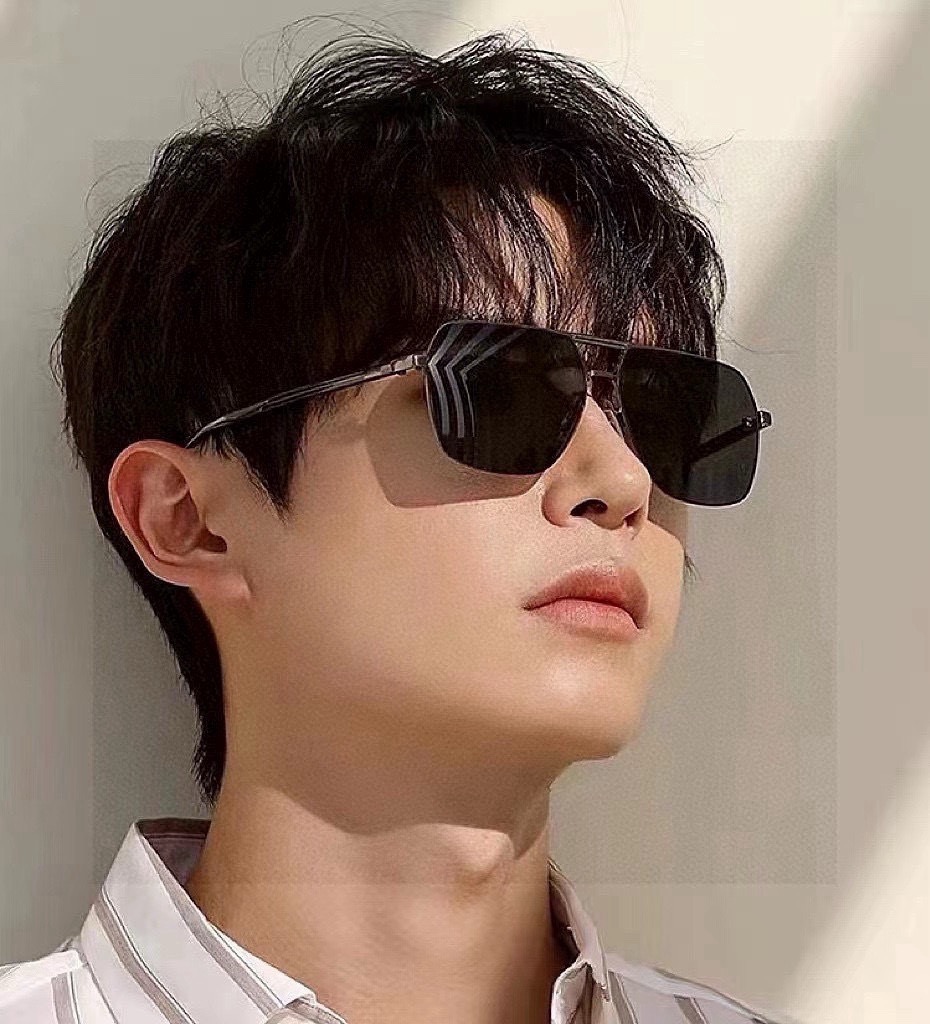 GUCCI 男款炫彩飞行员偏光太阳镜 ❤️材质：高清尼龙加厚卡槽高清偏光镜片 🌹无边框镜架💕颜👍型号：G