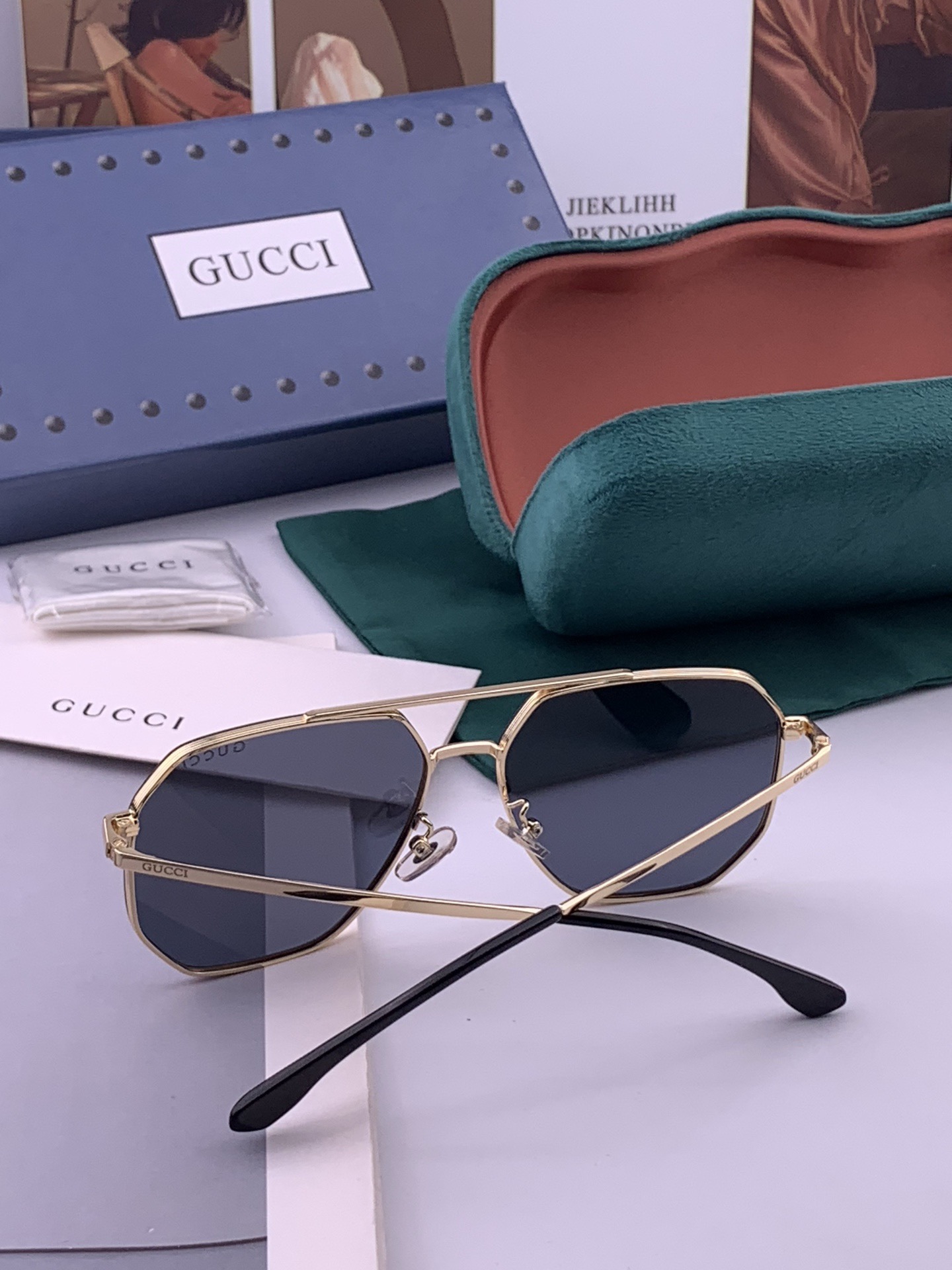 GUCCI 男款炫彩飞行员偏光太阳镜 ❤️材质：高清尼龙加厚卡槽高清偏光镜片 🌹无边框镜架💕颜👍型号：G