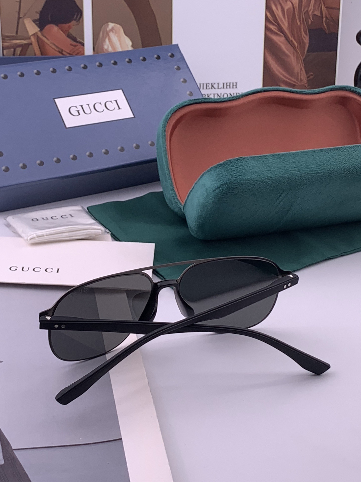 GUCCI 男款炫彩飞行员偏光太阳镜 ❤️材质：高清尼龙加厚卡槽高清偏光镜片 🌹无边框镜架💕颜👍型号：G