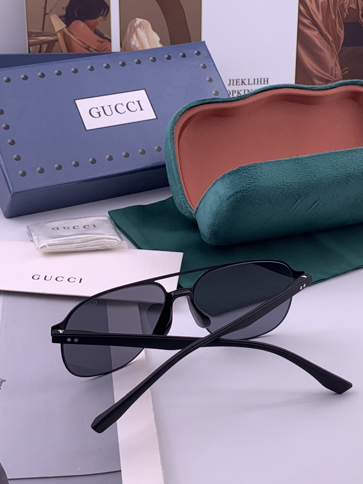 GUCCI 男款炫彩飞行员偏光太阳镜 ❤️材质：高清尼龙加厚卡槽高清偏光镜片 🌹无边框镜架💕颜👍型号：G