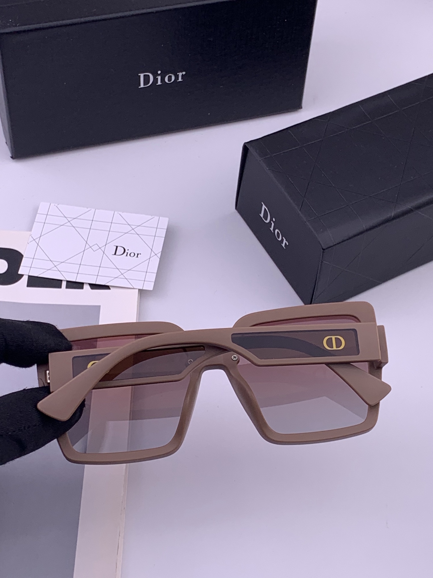 🔺 【DIOR-迪奥】开春新款 潮流爆款 时尚方框偏光太阳镜 高品质 佩戴舒适 网红潮款墨镜 女士高清偏