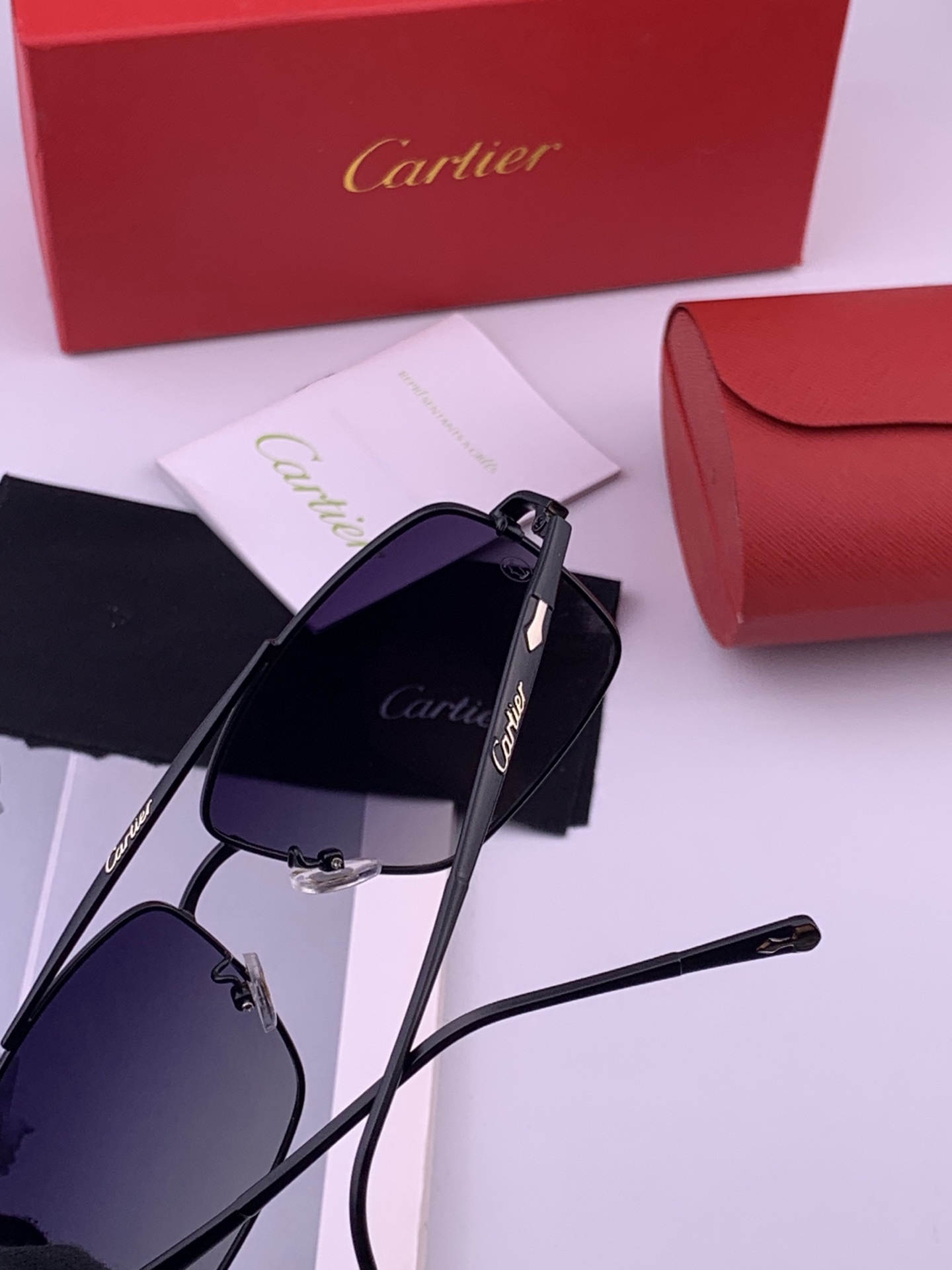 【Cartier  卡地亚】 👑男女款偏光墨镜  双色烤漆工艺  进口宝丽来偏光镜片   顶级做工彰显非