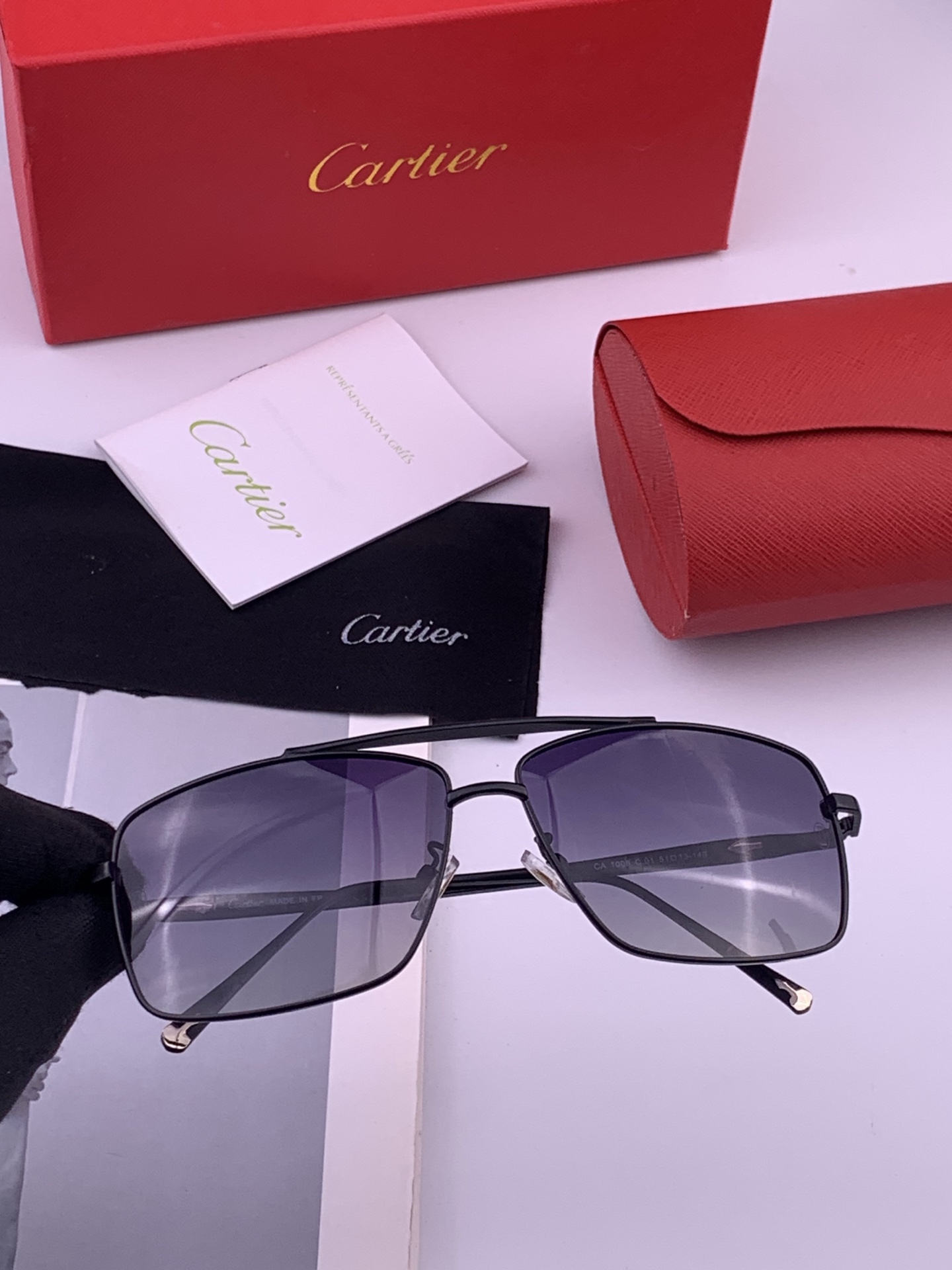 【Cartier  卡地亚】 👑男女款偏光墨镜  双色烤漆工艺  进口宝丽来偏光镜片   顶级做工彰显非