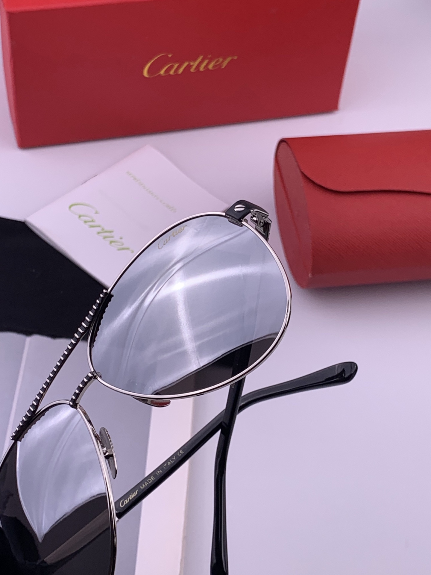 【Cartier  卡地亚】 👑男女款偏光墨镜  双色烤漆工艺  进口宝丽来偏光镜片   顶级做工彰显非