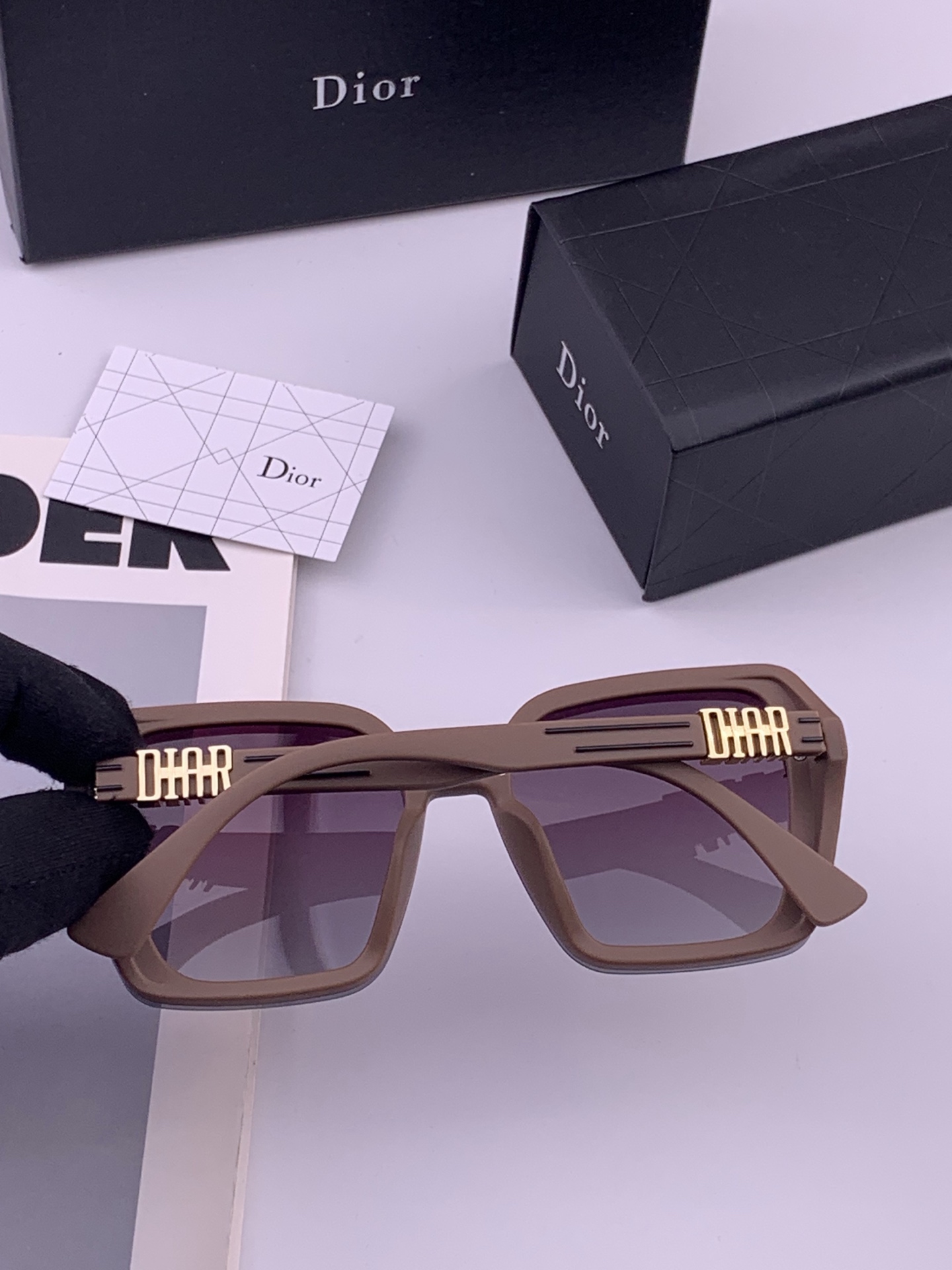 🔺 【DIOR-迪奥】开春新款 潮流爆款 时尚方框偏光太阳镜 高品质 佩戴舒适 网红潮款墨镜 女士高清偏
