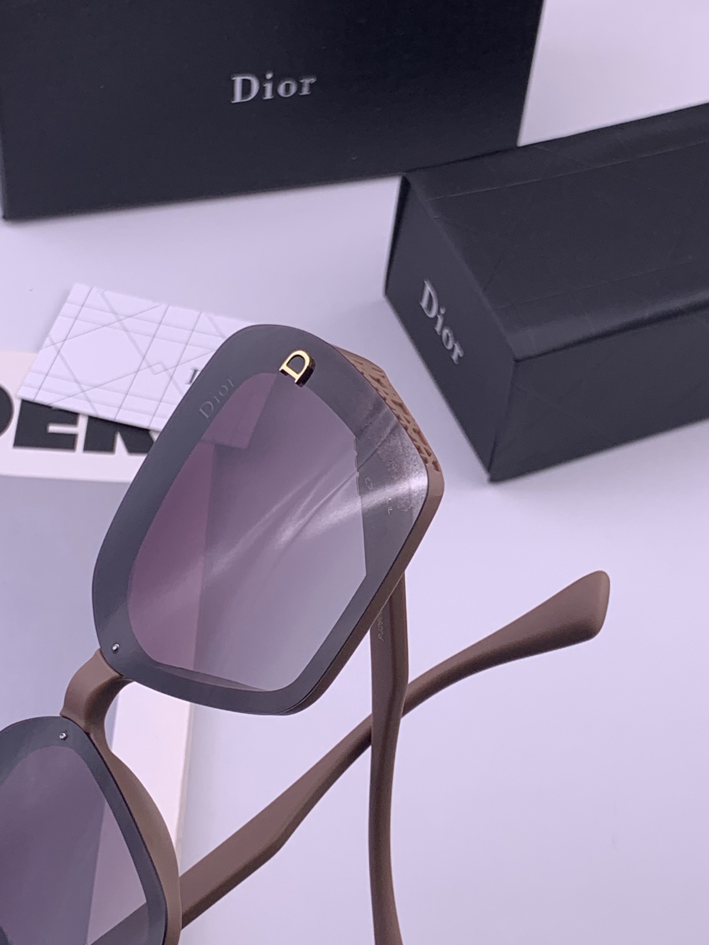 🔺 【DIOR-迪奥】开春新款 潮流爆款 时尚方框偏光太阳镜 高品质 佩戴舒适 网红潮款墨镜 女士高清偏