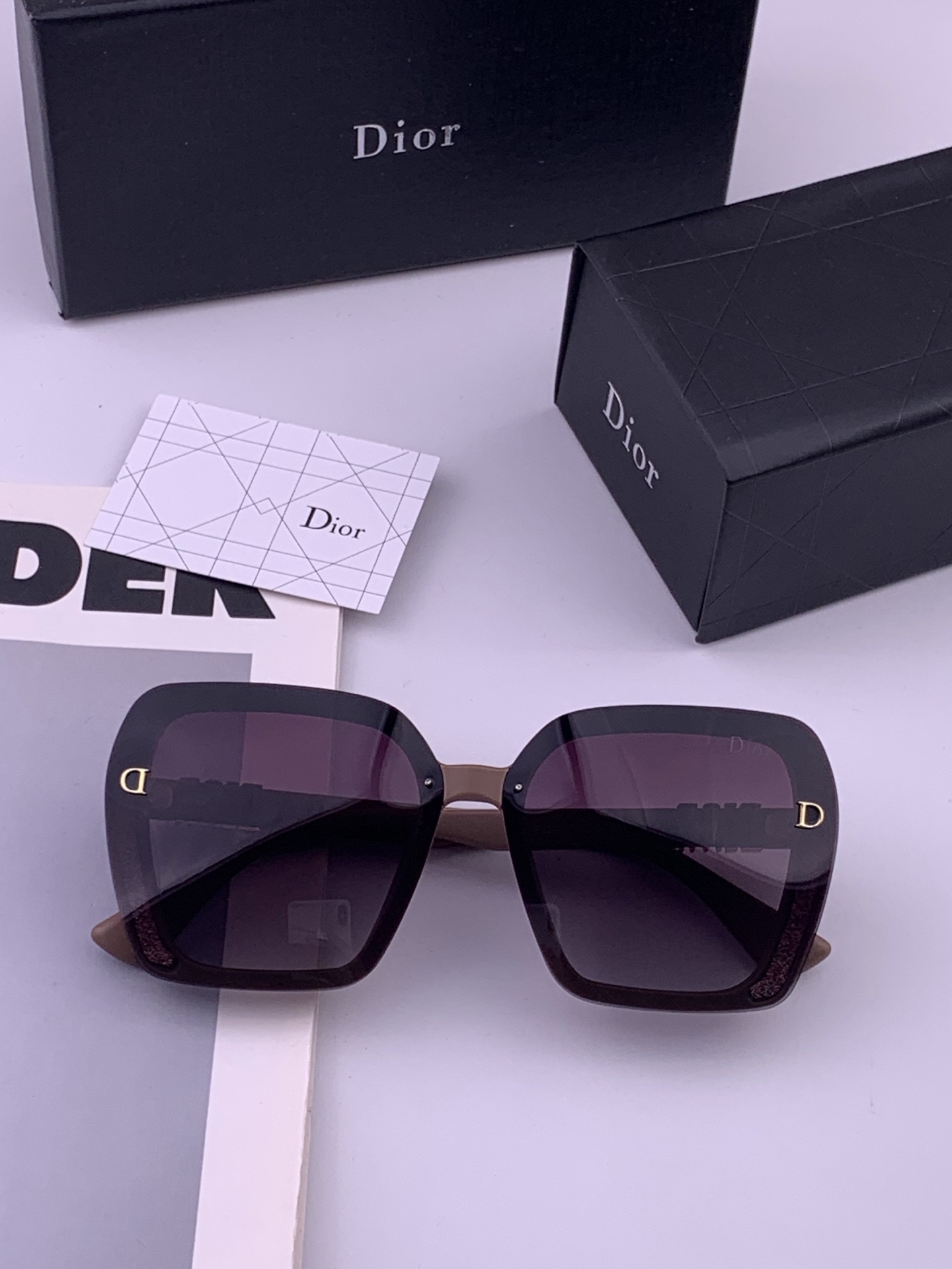 🔺 【DIOR-迪奥】开春新款 潮流爆款 时尚方框偏光太阳镜 高品质 佩戴舒适 网红潮款墨镜 女士高清偏