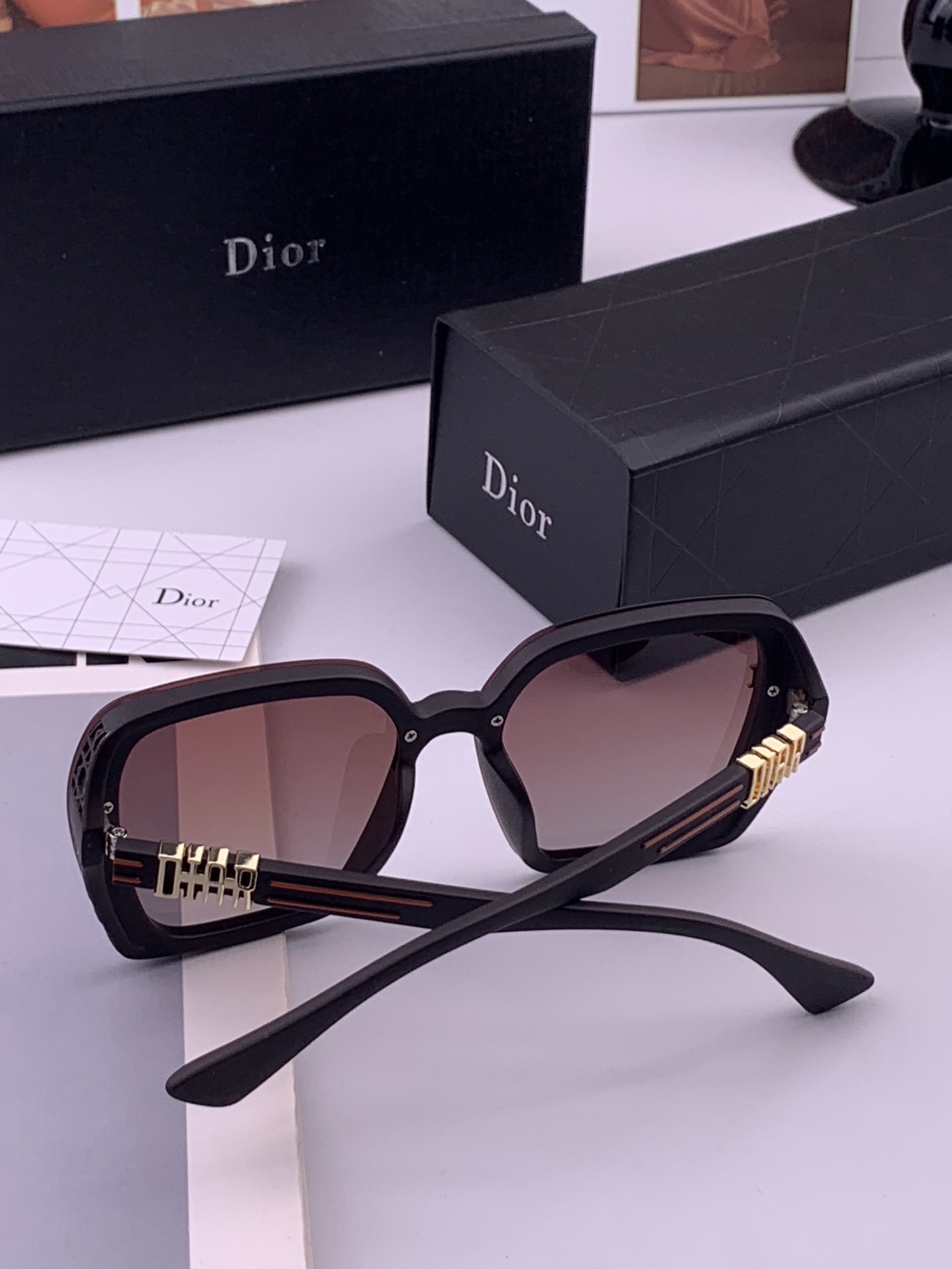 🔺 【DIOR-迪奥】开春新款 潮流爆款 时尚方框偏光太阳镜 高品质 佩戴舒适 网红潮款墨镜 女士高清偏