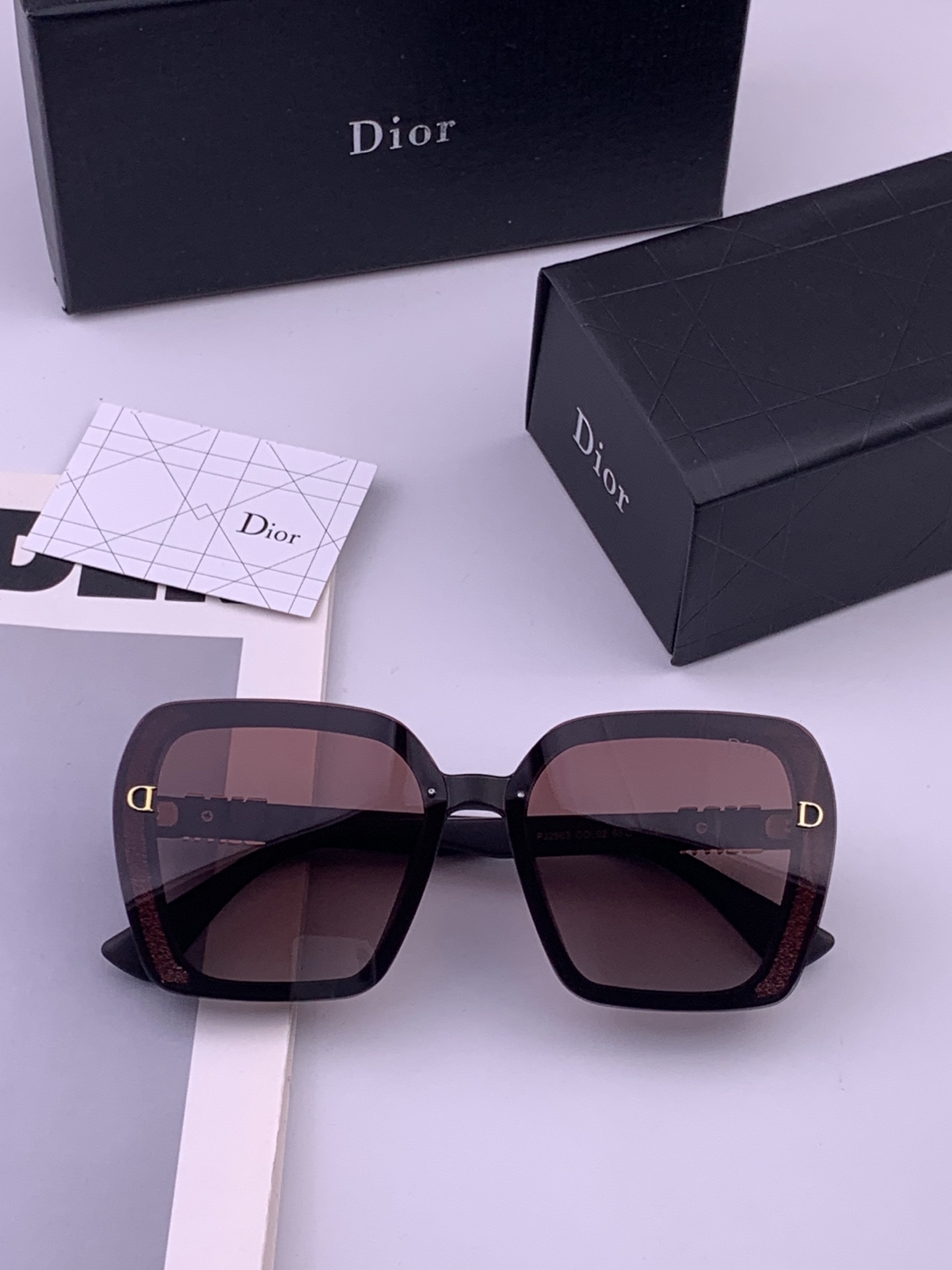 🔺 【DIOR-迪奥】开春新款 潮流爆款 时尚方框偏光太阳镜 高品质 佩戴舒适 网红潮款墨镜 女士高清偏