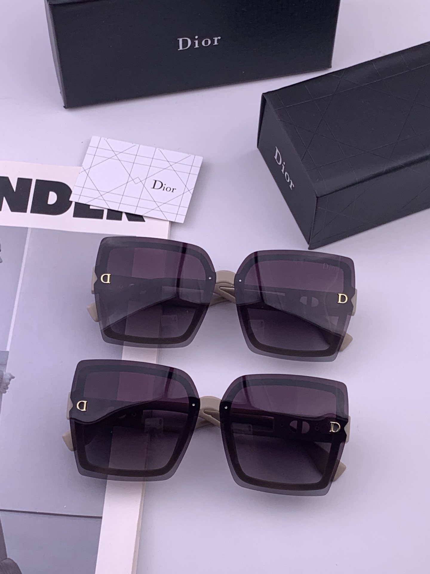 🔺 【DIOR-迪奥】开春新款 潮流爆款 时尚方框偏光太阳镜 高品质 佩戴舒适 网红潮款墨镜 型号：D2