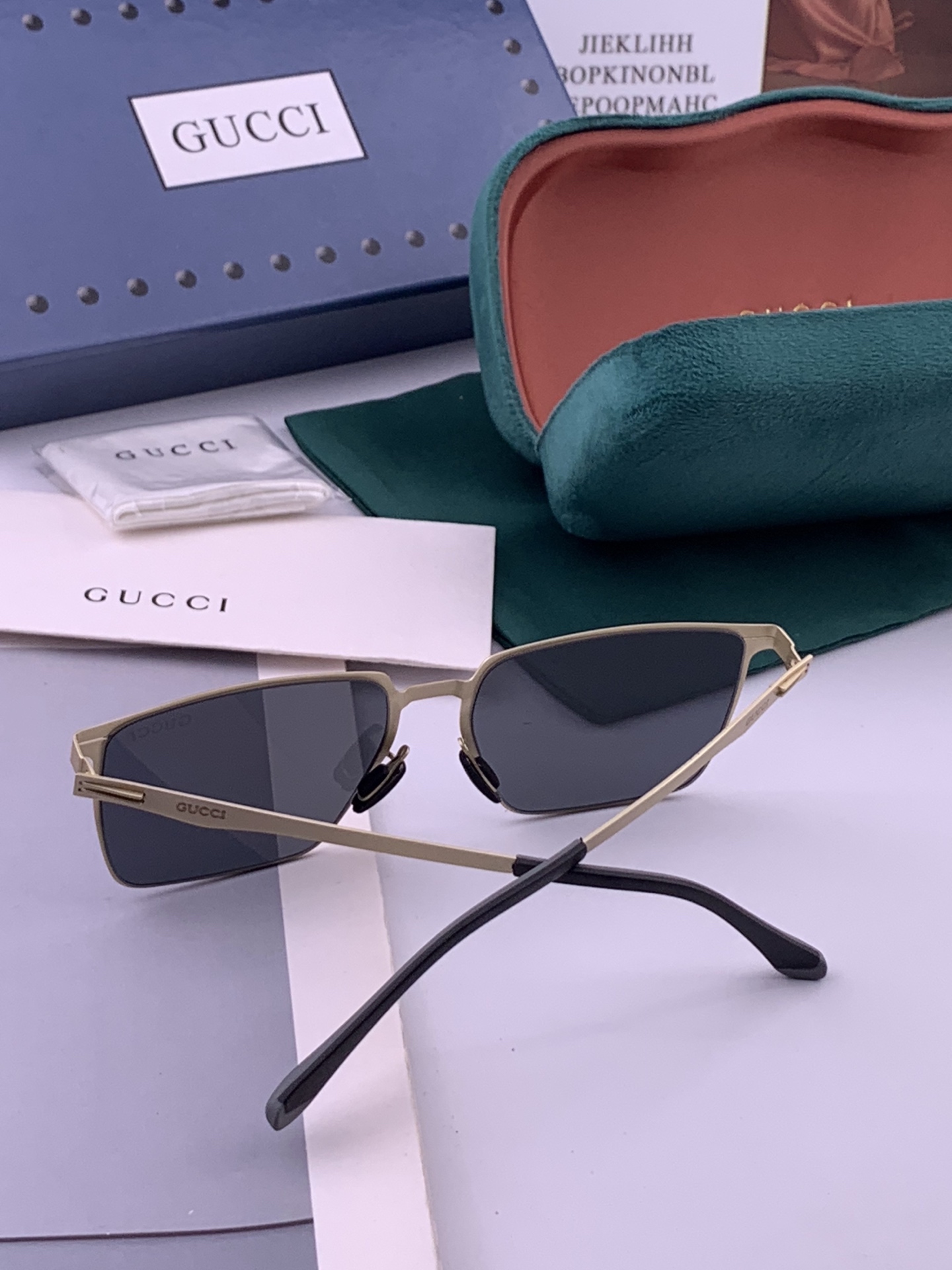 ♦️GUCCI 新款男女情侣款太阳镜多边形墨镜iP电镀永不褪色 超轻超有弹性整幅眼镜无螺丝重要的是压不坏