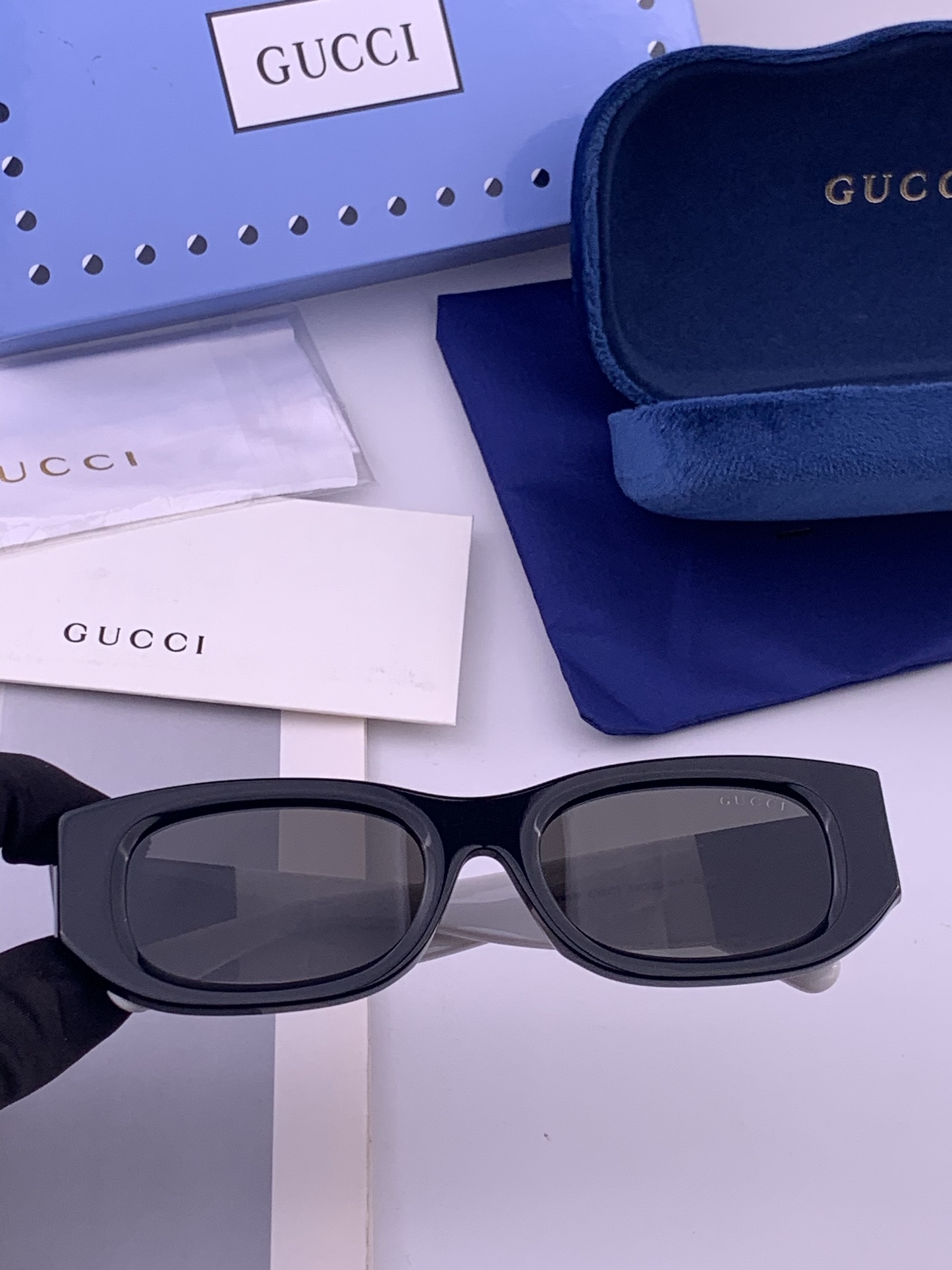 GUCCI开春新款一体镜 大框太阳镜男女同款 😎 爆款小框尼龙太阳镜 超逼格超酷 镜腿品牌设计感强 ni