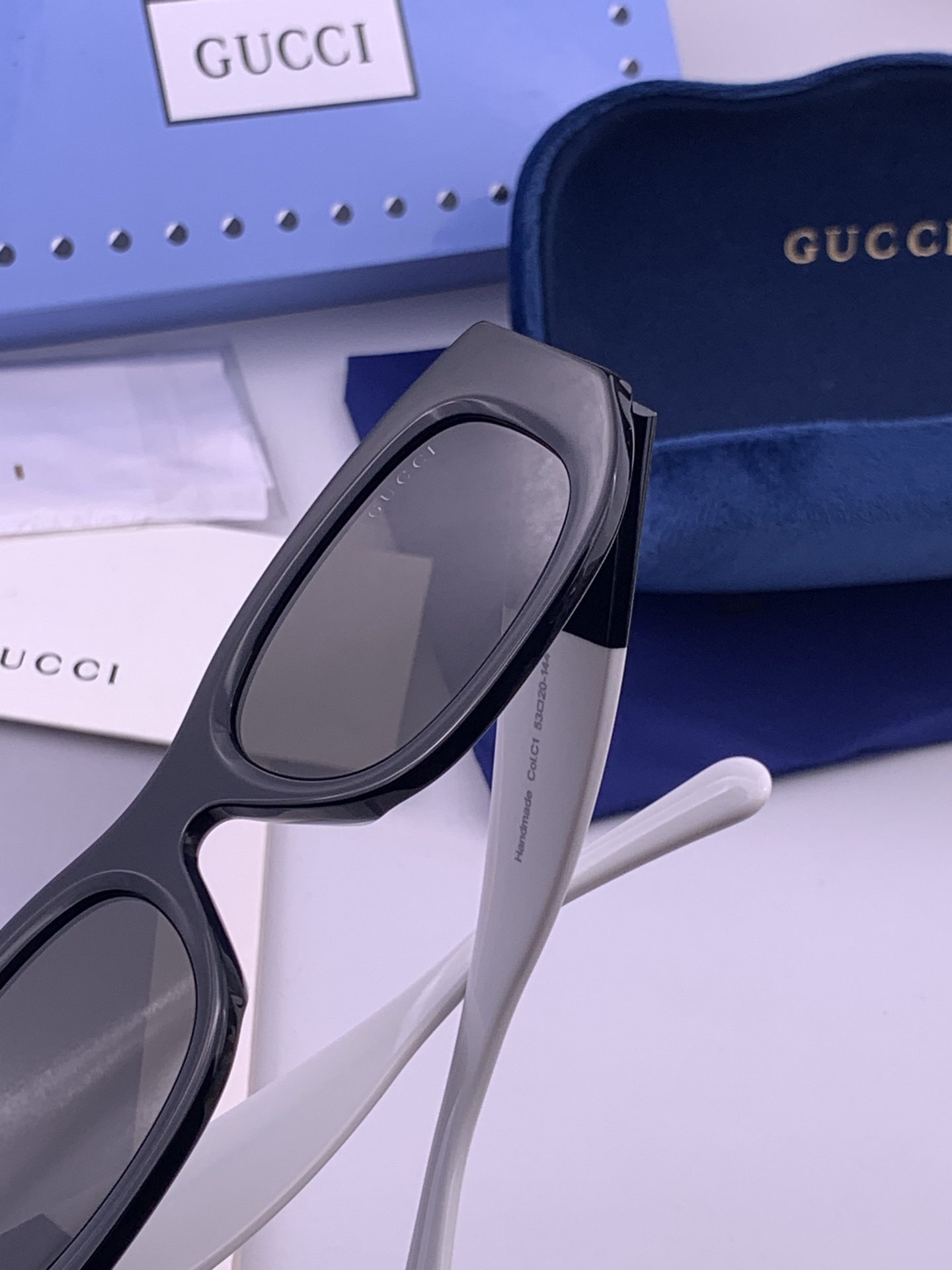 GUCCI开春新款一体镜 大框太阳镜男女同款 😎 爆款小框尼龙太阳镜 超逼格超酷 镜腿品牌设计感强 ni