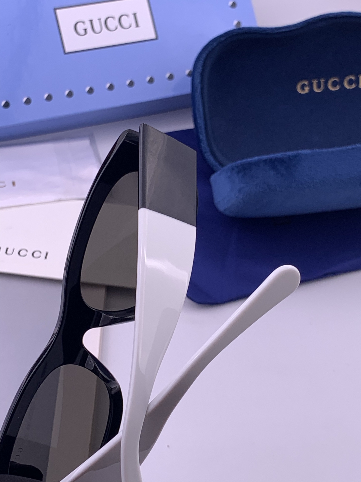 GUCCI开春新款一体镜 大框太阳镜男女同款 😎 爆款小框尼龙太阳镜 超逼格超酷 镜腿品牌设计感强 ni