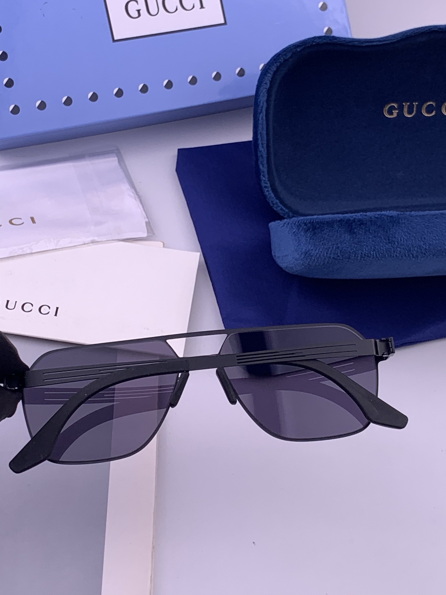 ♦️GUCCI 新款男女情侣款太阳镜多边形墨镜iP电镀永不褪色 超轻超有弹性整幅眼镜无螺丝重要的是压不坏