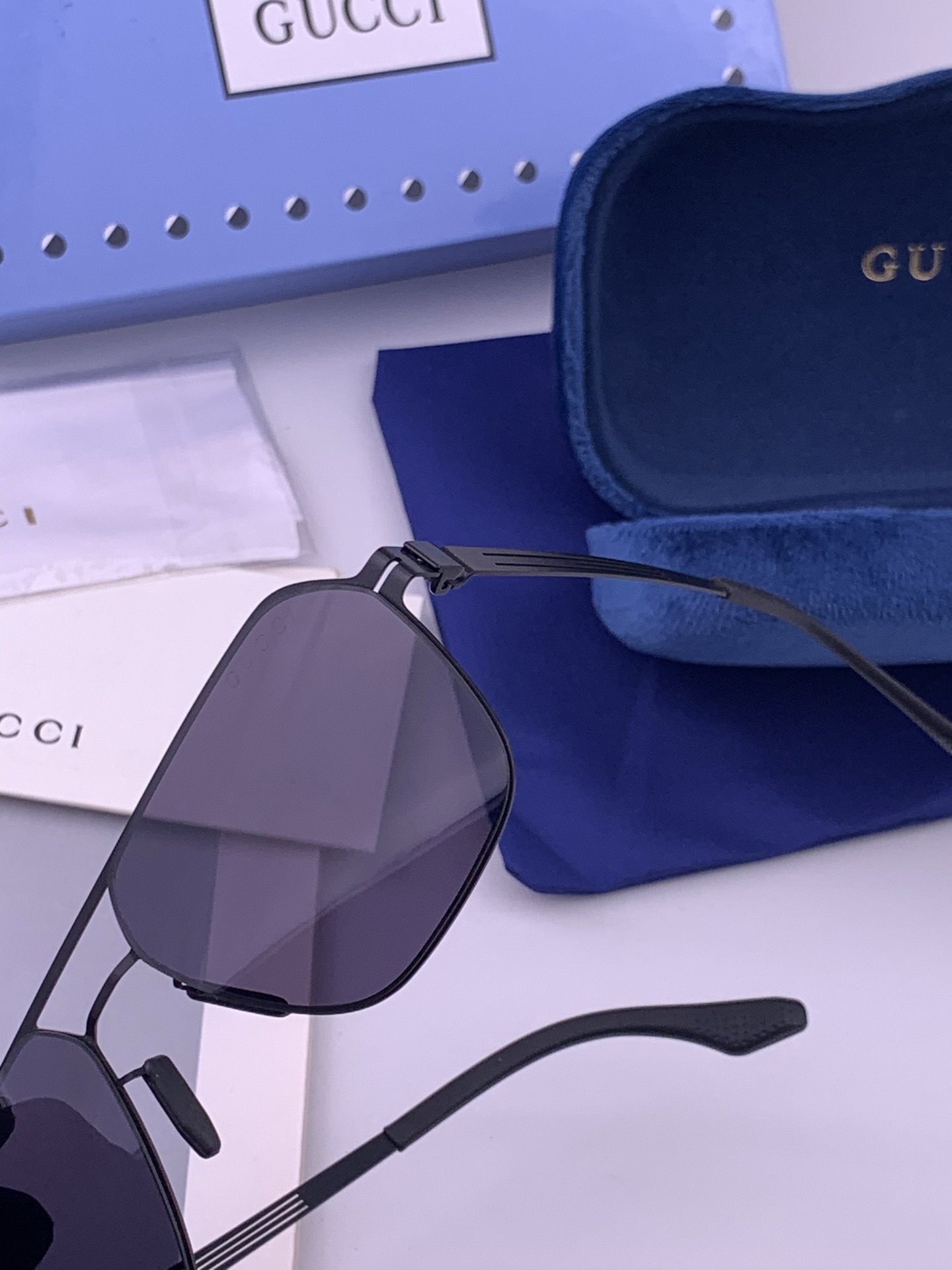 ♦️GUCCI 新款男女情侣款太阳镜多边形墨镜iP电镀永不褪色 超轻超有弹性整幅眼镜无螺丝重要的是压不坏