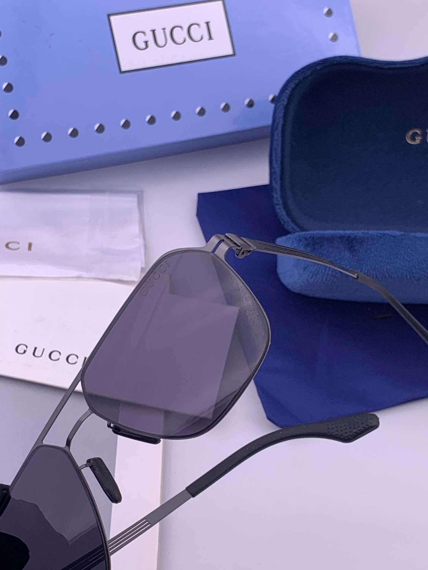 ♦️GUCCI 新款男女情侣款太阳镜多边形墨镜iP电镀永不褪色 超轻超有弹性整幅眼镜无螺丝重要的是压不坏