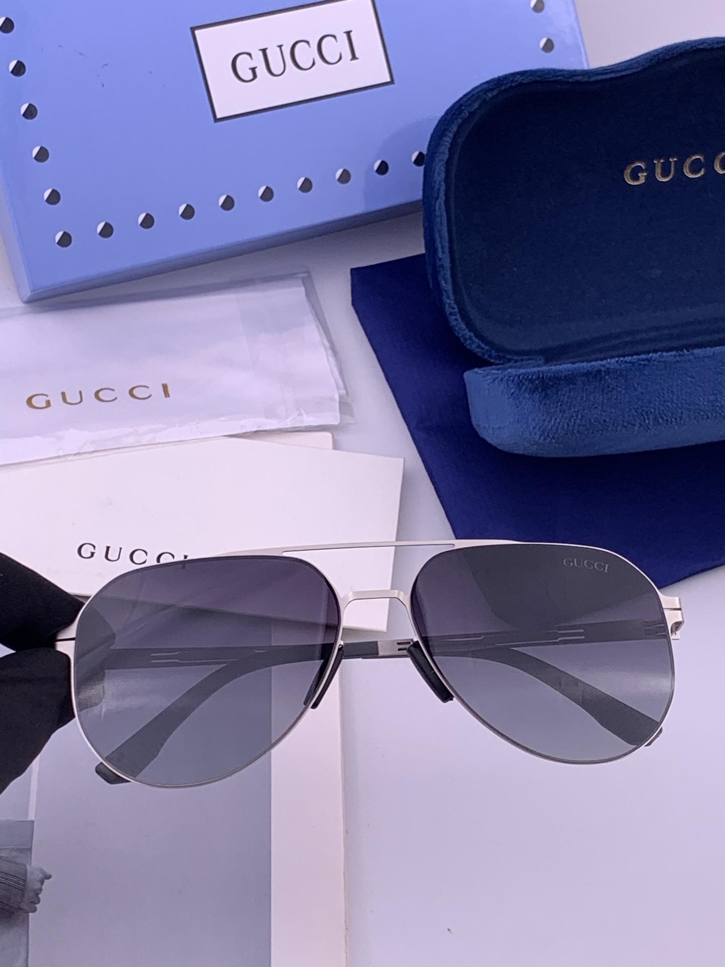 ♦️ GUCCI 新款男女情侣款太阳镜多边形墨镜iP电镀永不褪色 超轻超有弹性整幅眼镜无螺丝重要的是压不