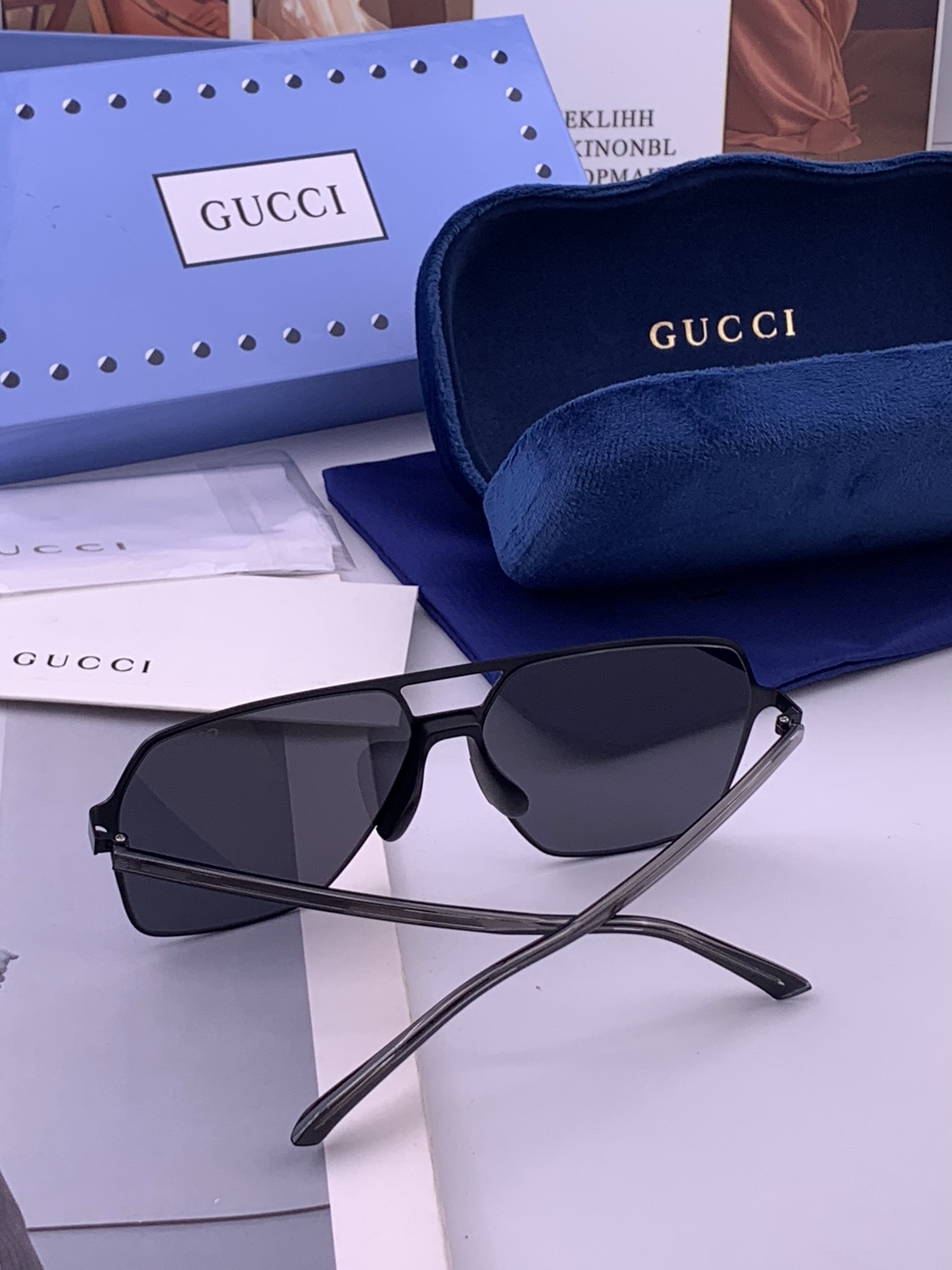 GUCCI 男款炫彩飞行员偏光太阳镜 ❤️材质：高清尼龙加厚卡槽高清偏光镜片 🌹无边框镜架💕颜👍型号：G