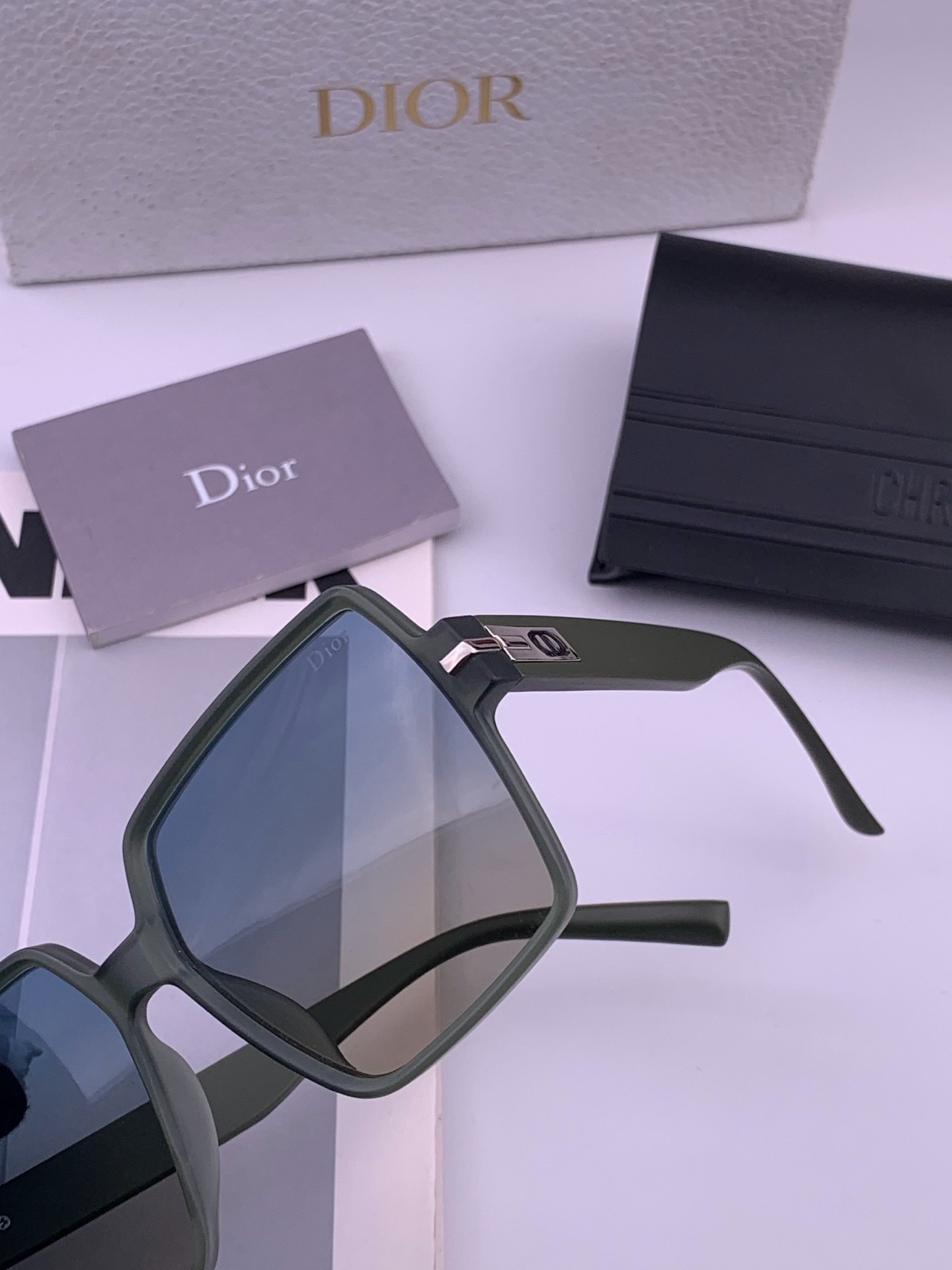 🔺 【DIOR】开春新款 潮流爆款 时尚方框偏光太阳镜 高品质 佩戴舒适 网红潮款墨镜 女士高清加厚偏光