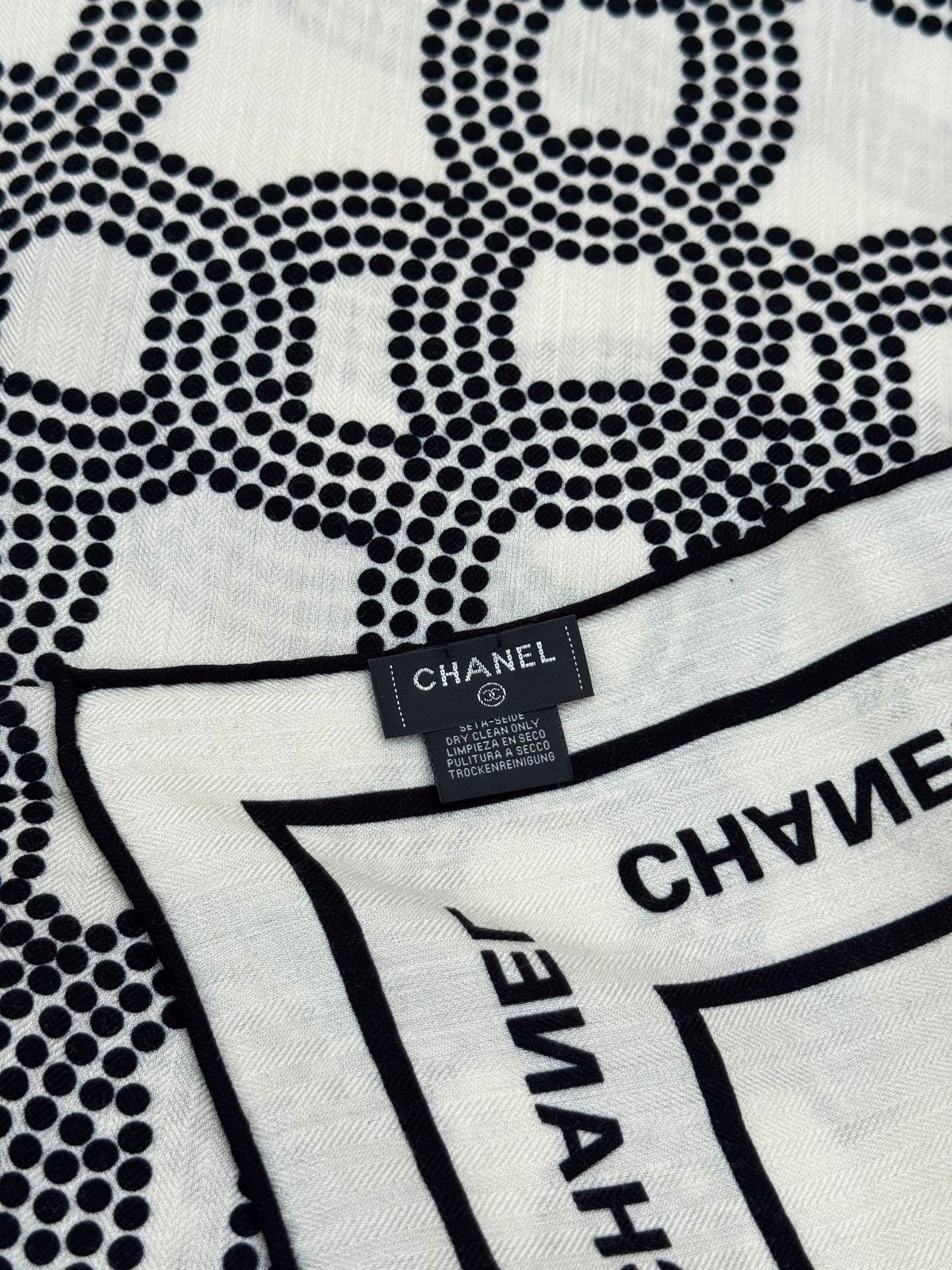 Chanel ~【140顶级双面丝绒披肩】香家logo与字母的完美碰撞设计底部还有隐隐约约的双C小Log